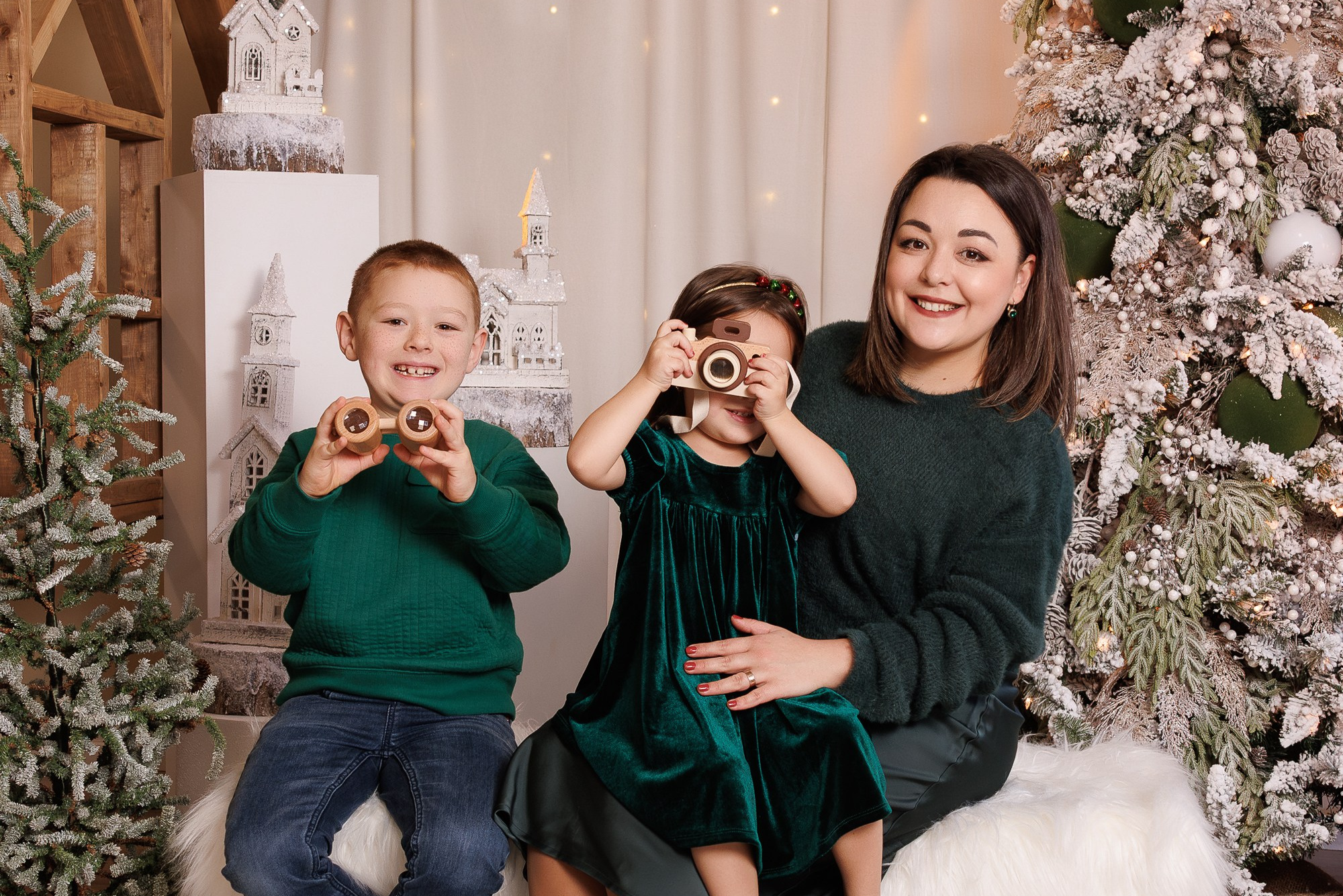 I am a portrait photographer, creating portraits at all stages of your life! Welcome to my studio place in Westmount n Westmount, Quebec