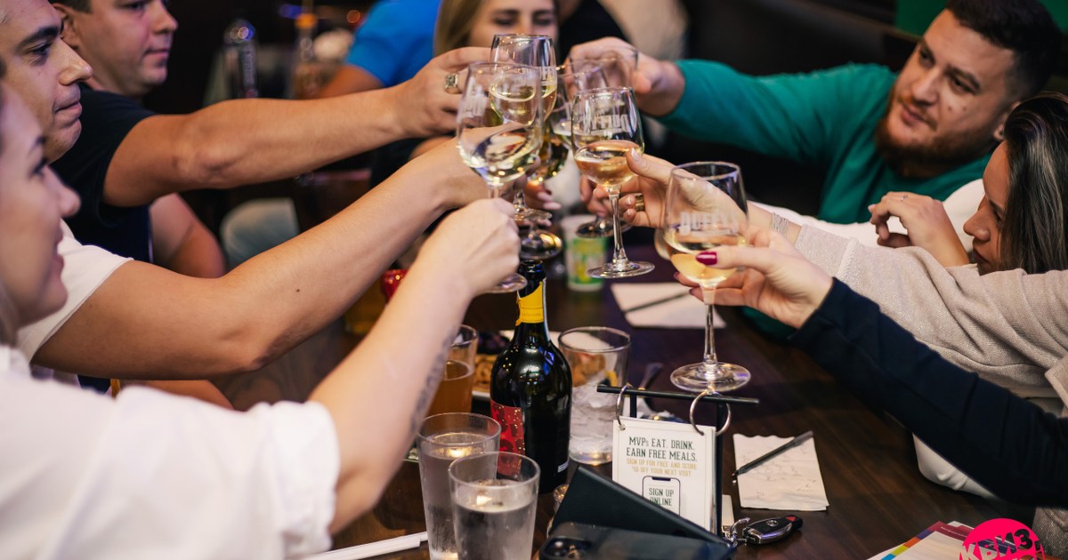 Quiz, please at Duffy's, North Miami — Event photography