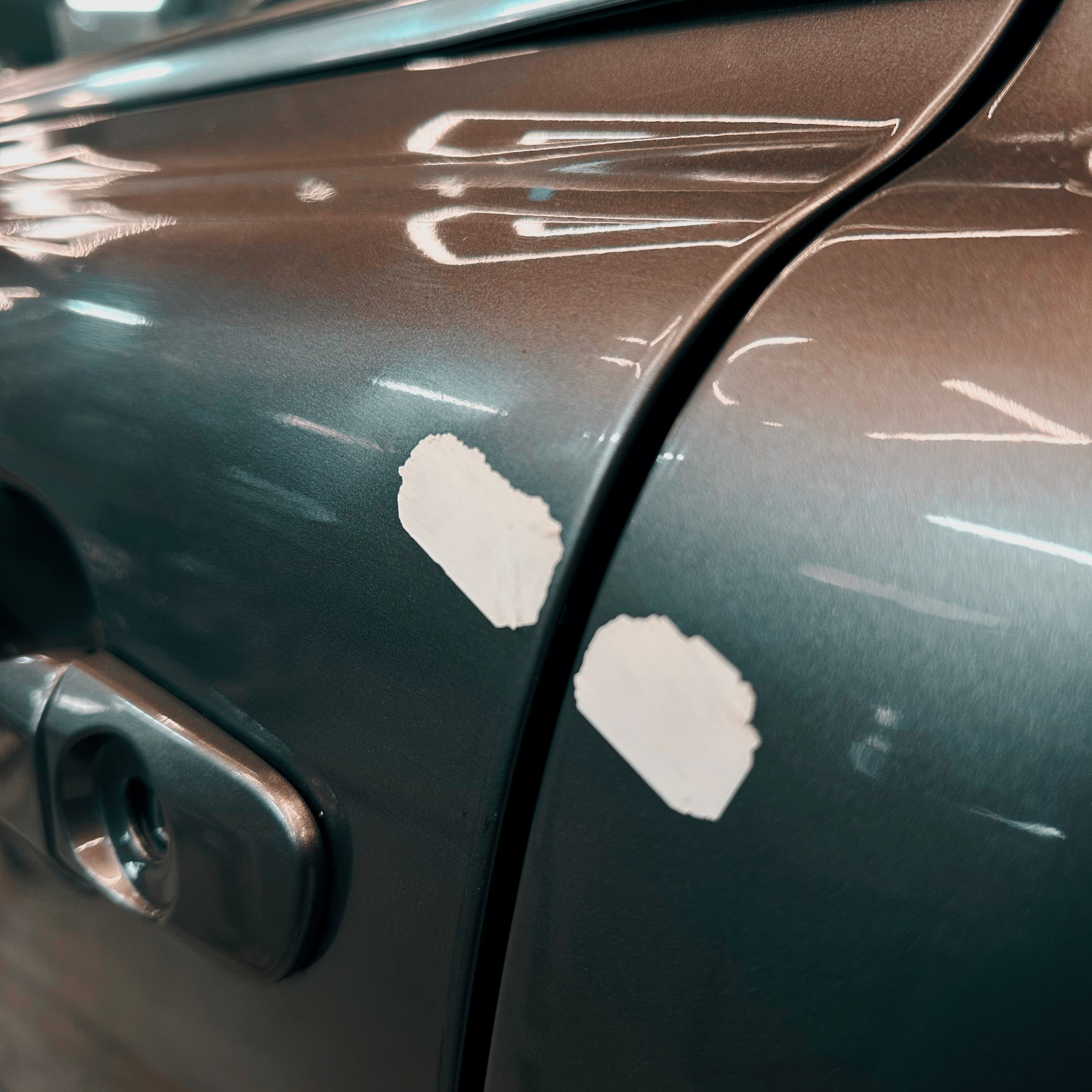 Мастер детейлинга в Кишиневе предлагает услуги по удалению наклеек и восстановлению кузова 