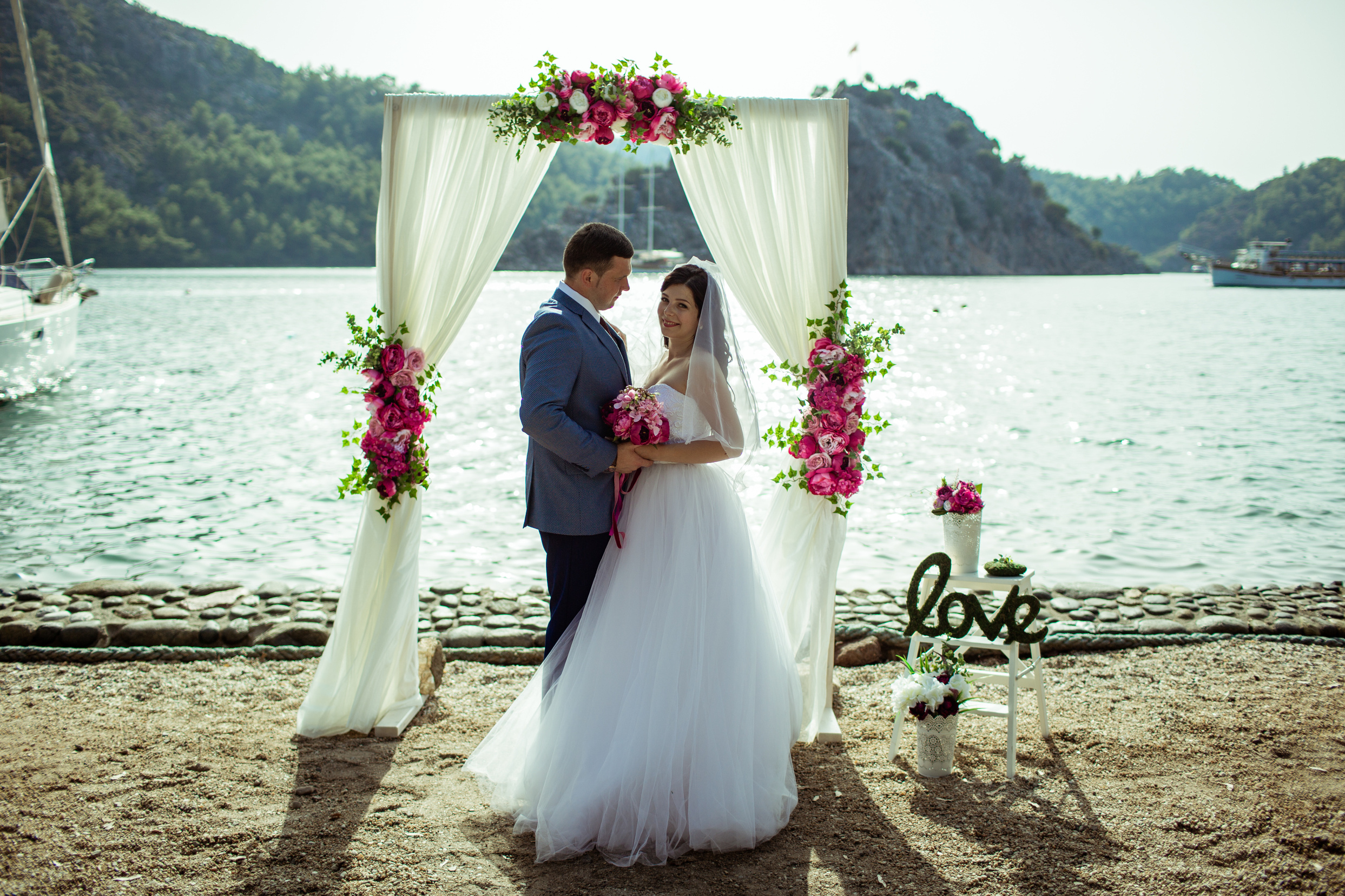 Оформление свадебной арки, проведение церемонии, ведущий церемонии, пр. Фотограф в Каппадокии / Julia Ganch