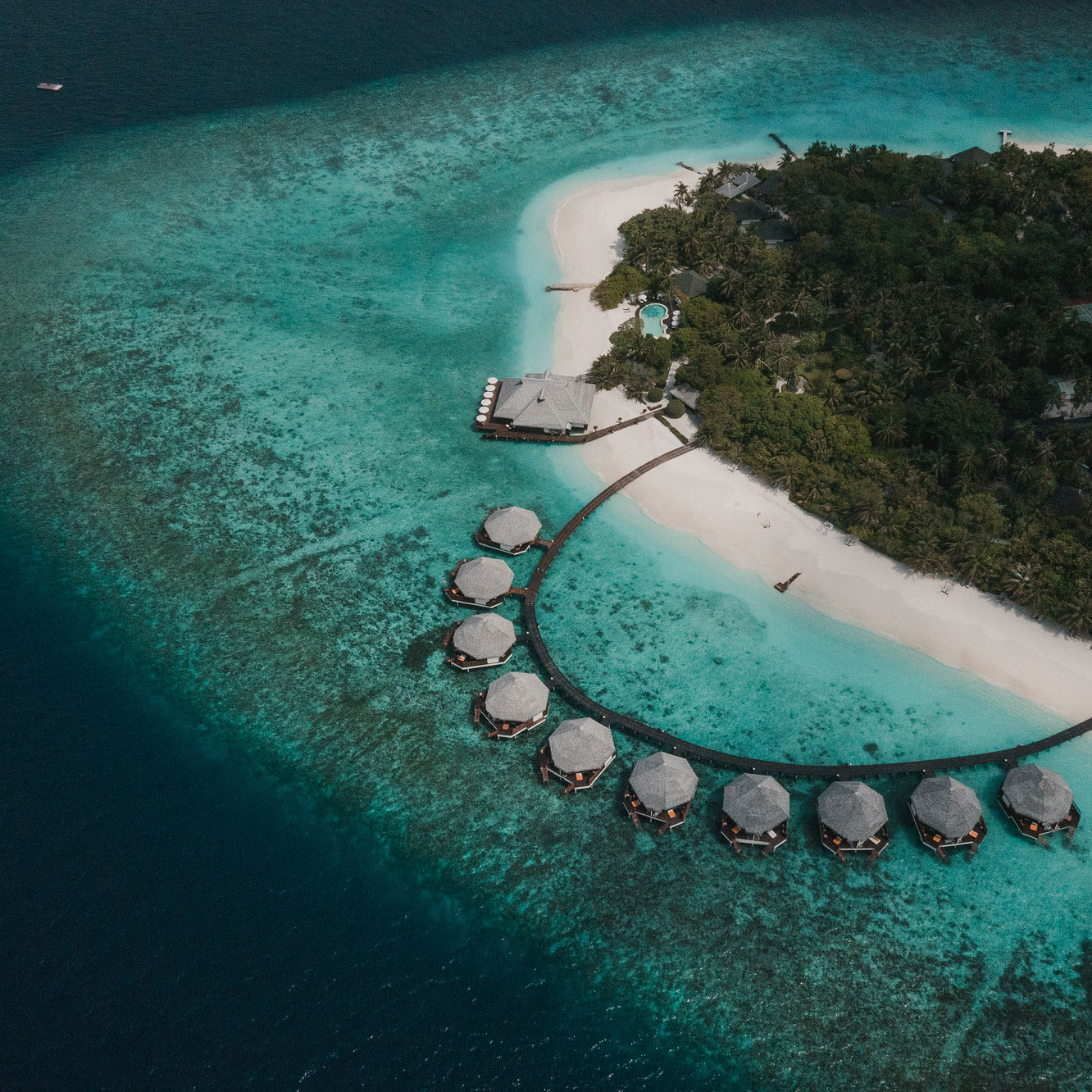 Love Story, Elopement, Engagement, Family photographer at Maldives