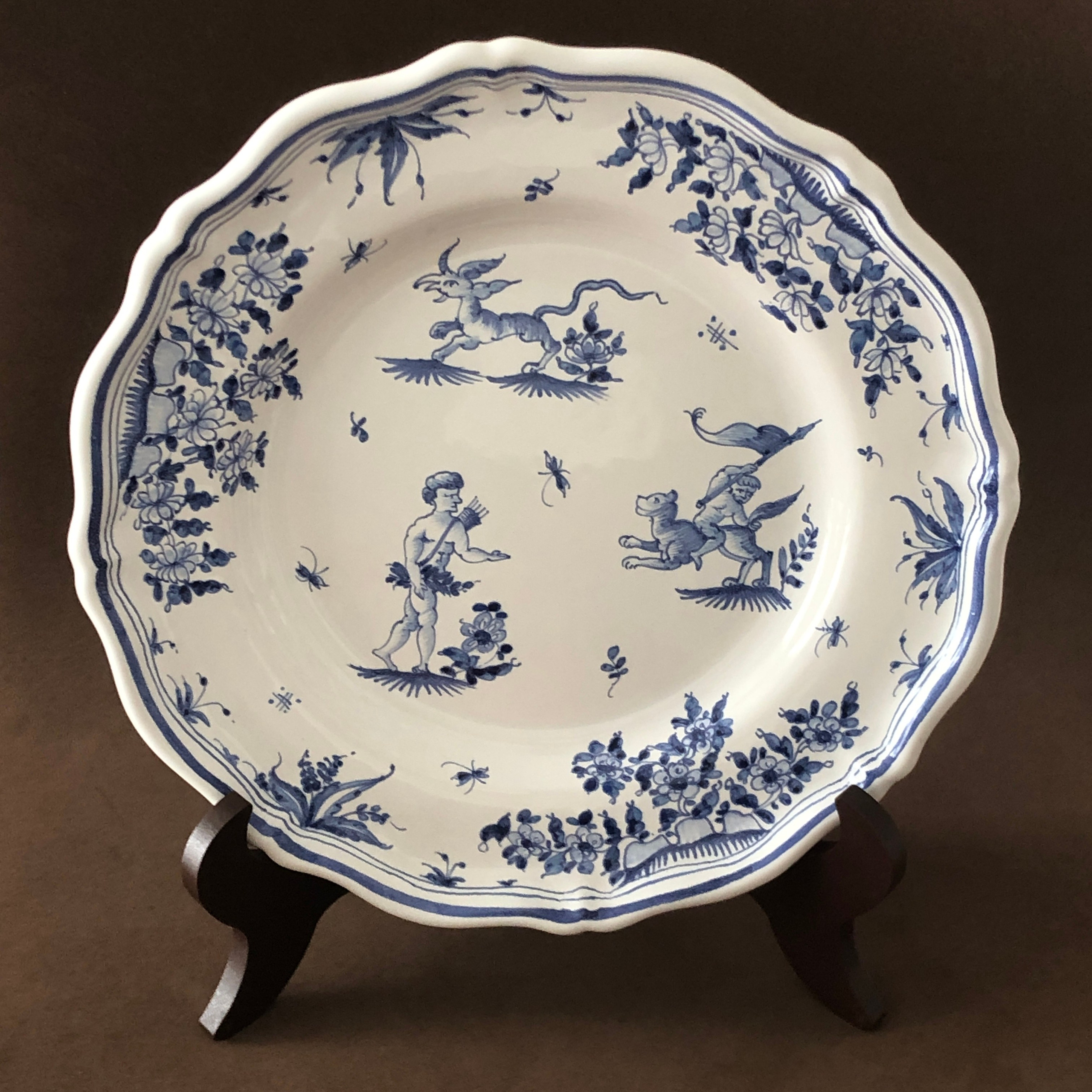 An exquisite world of tableware and decorative items. Современнные и актикварные украшения в Барселоне, Москве и Санкт-Петербурге