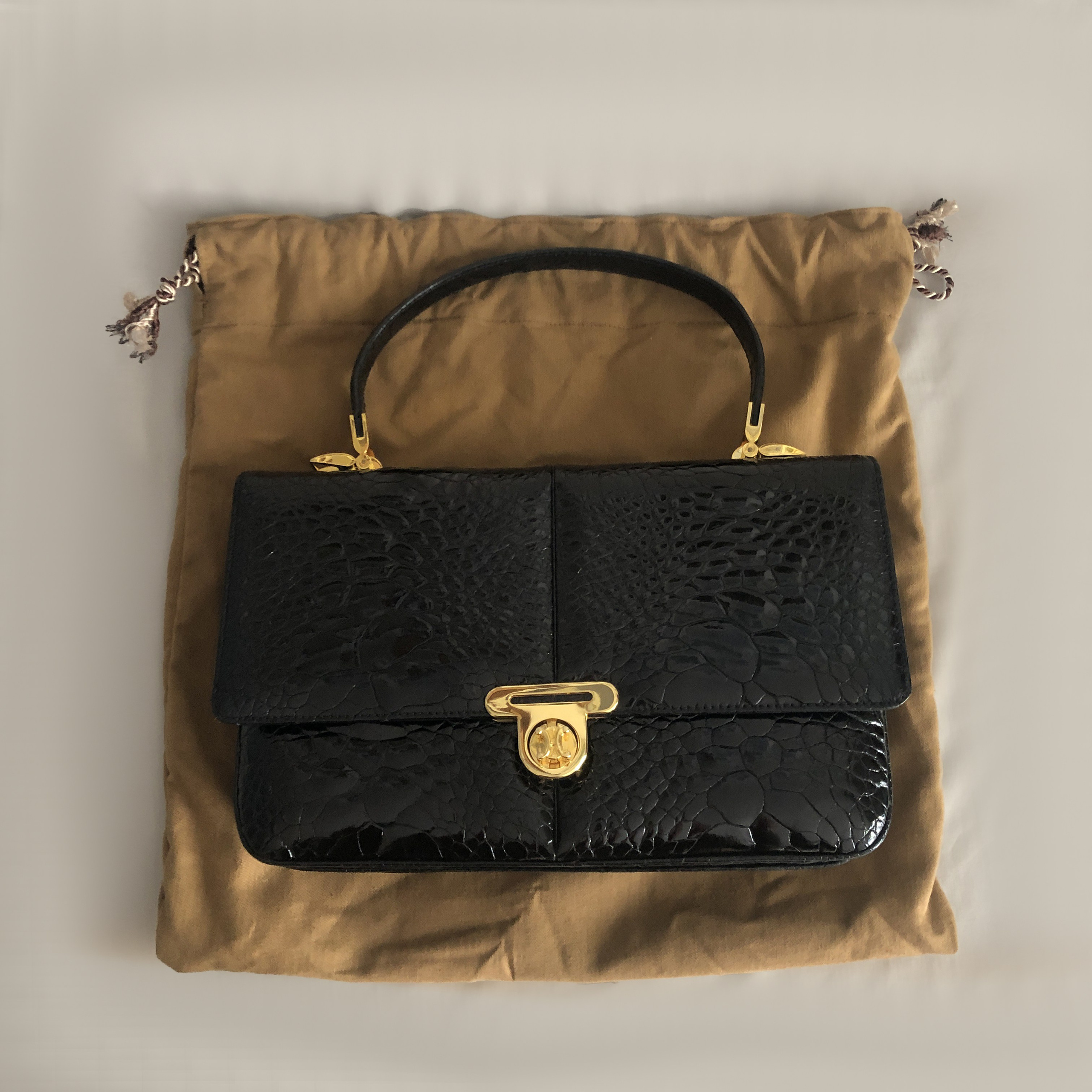 Clothing and Accessories. Современнные и актикварные украшения в Барселоне, Москве и Санкт-Петербурге