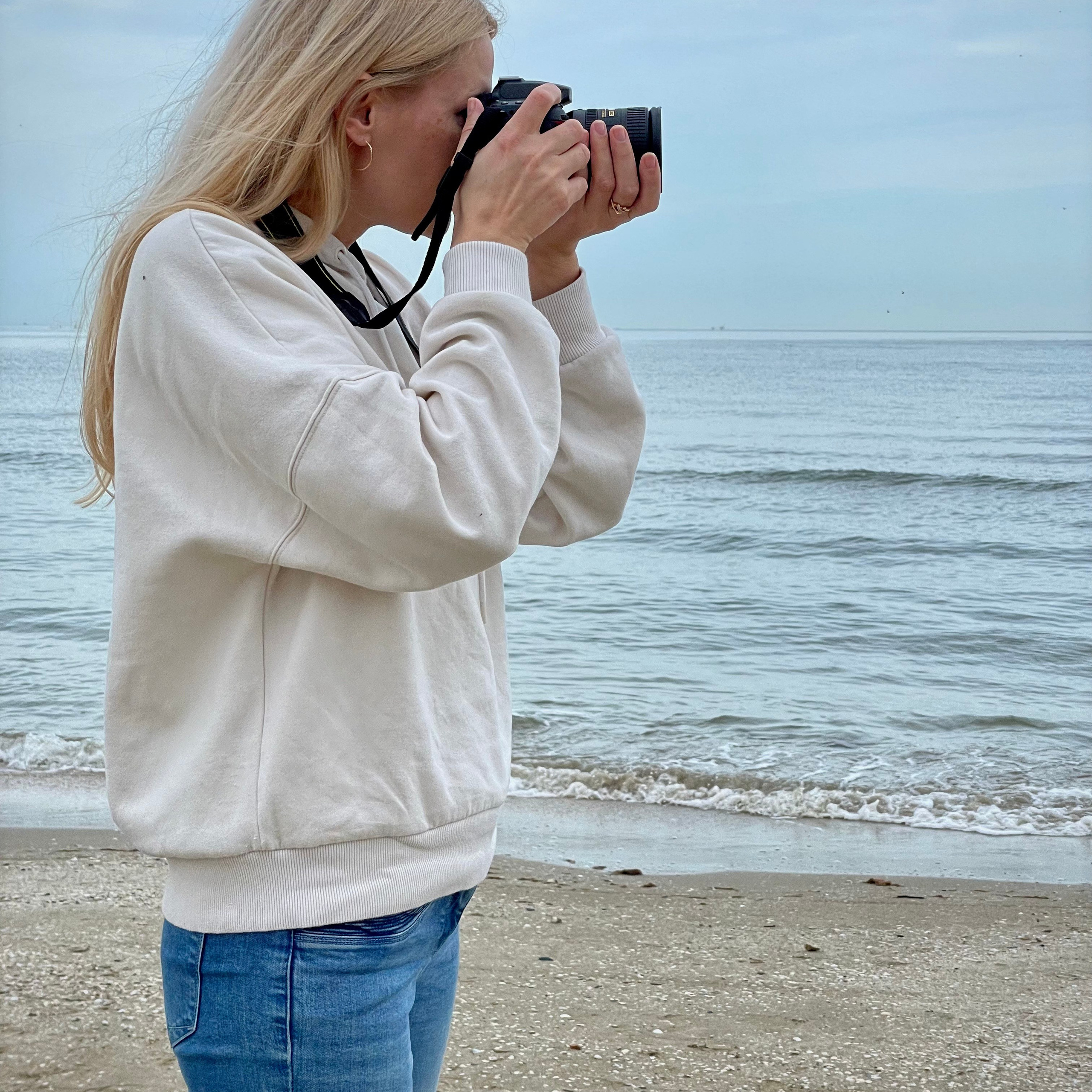 Contact. Yuliya Ihnatkovich- Photographer in Italy | Portrait, family, lifestyle, couples, maternity&brand content