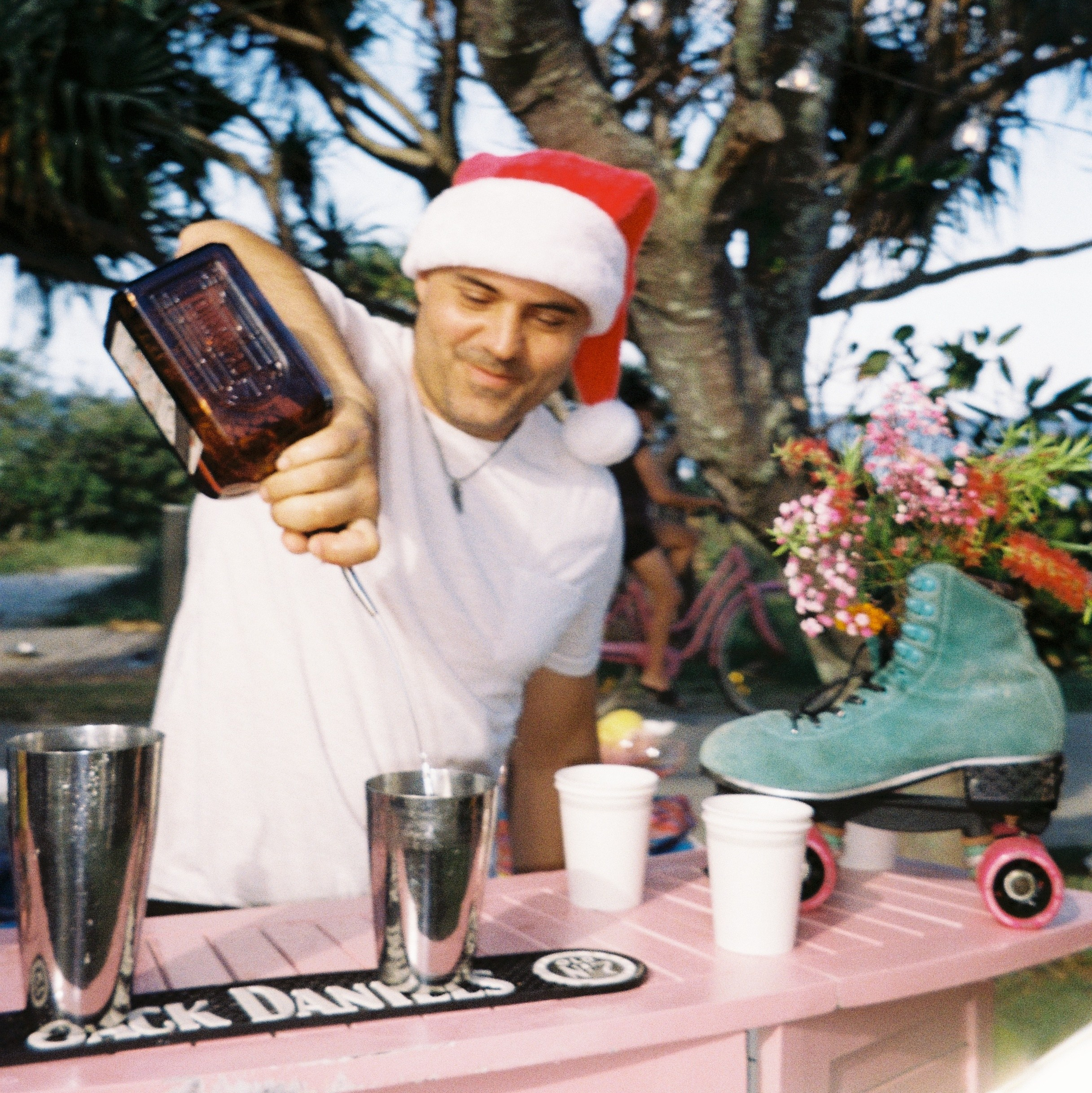 Под водой. Film photographer