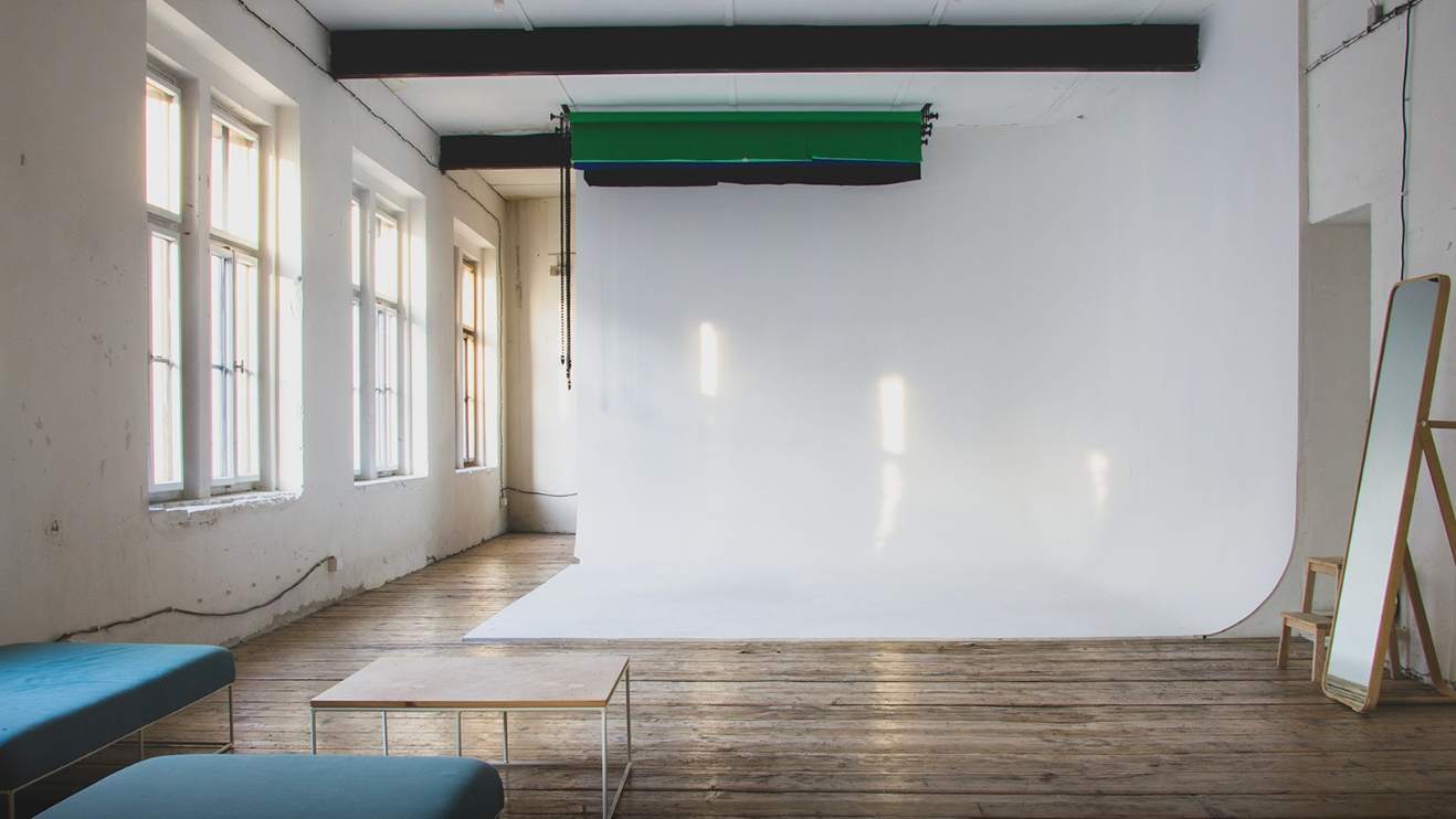 FOTO AKCE V ATELIÉRU. Dana Lišková — Empatická fotografka | Introspektivní umělkyně | Neurodivergentní koučka| Zakladatelka Artepy.cz