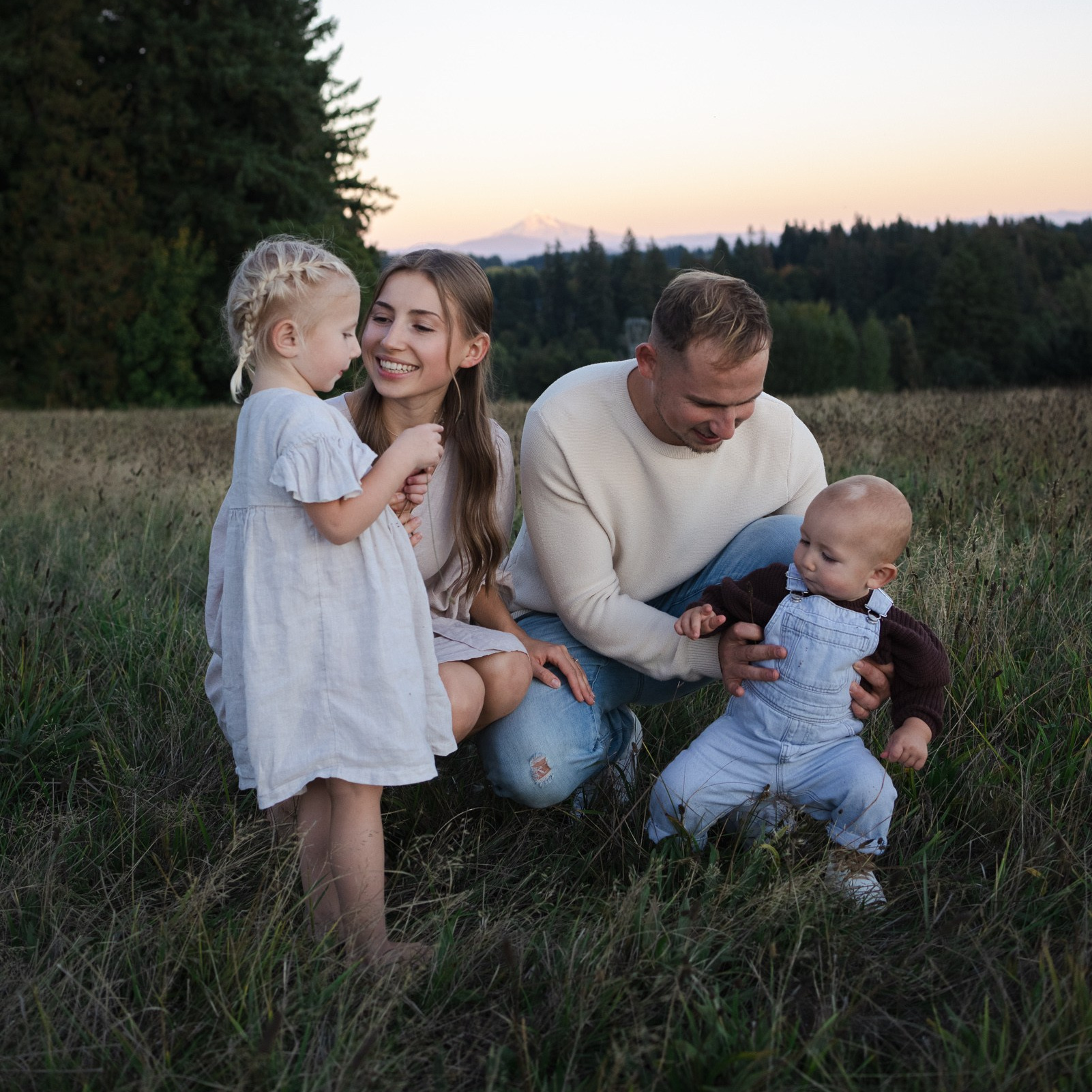 Eikanmedia | Photographer and videographer capturing weddings, families, engagements, pregnancy & newborns | Vancouver, WA | USA