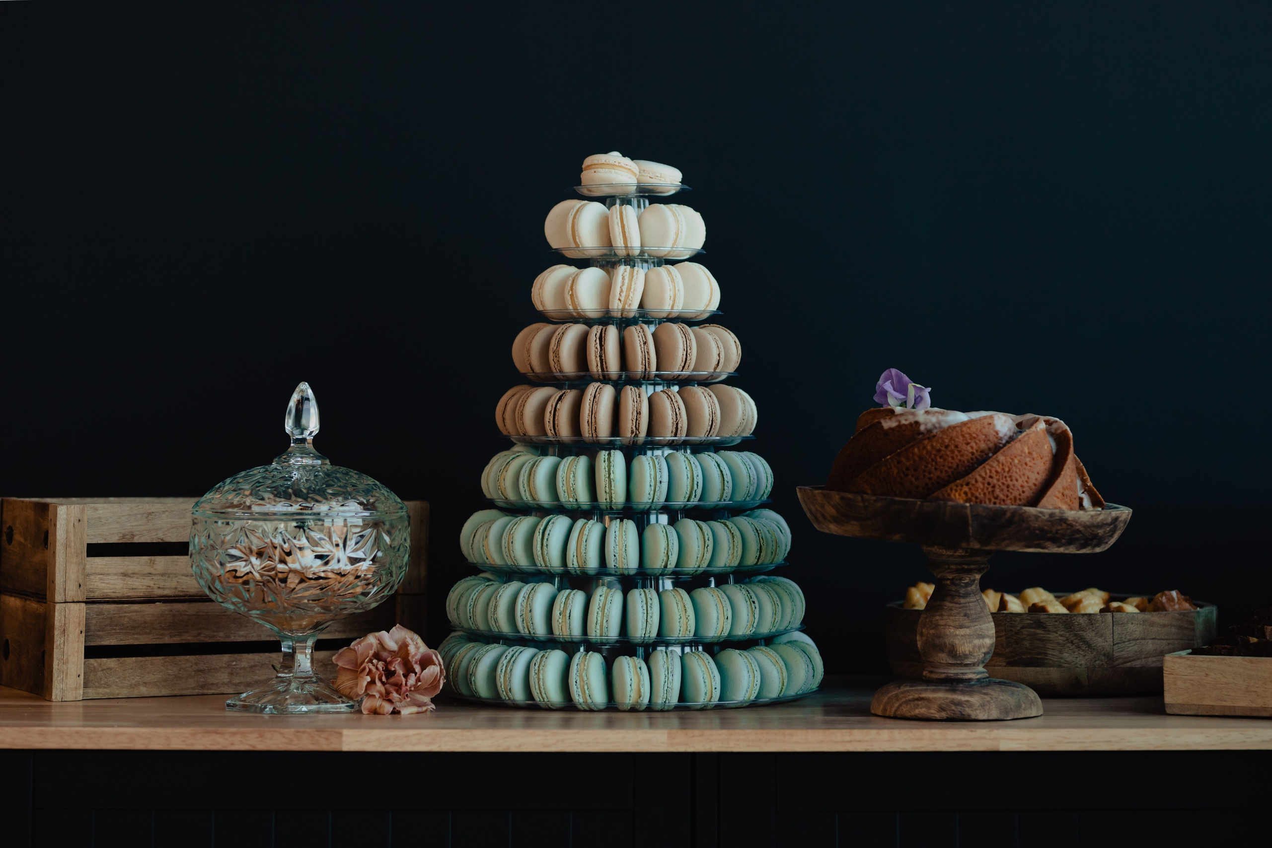 Gaseste fotograful perfect. Fotograf de nunta — documenting your love story with a touch of editorial — wedding photographer