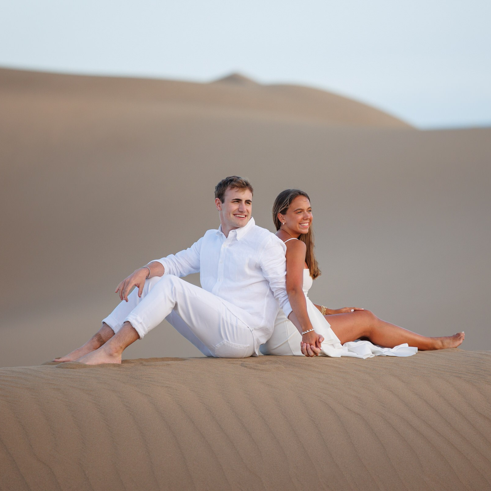 История любви Фото съемки Пустыня Маспаломас. Фотография пары с профессиональным фотографом рядом со мной.
