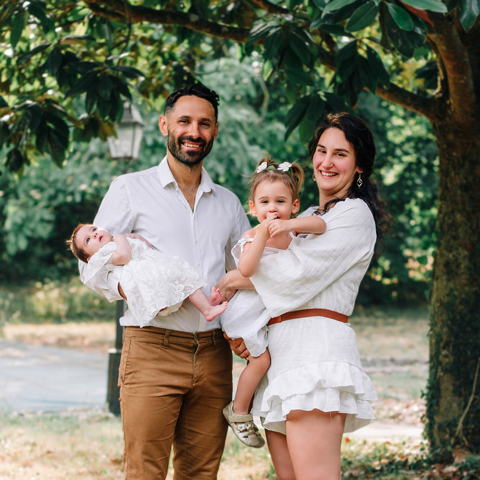 Photographe professionnelle à Poitiers, Tours et Châtellerault | Studio photo entre Poitiers et Tours – portraits, familles, entreprises, ma