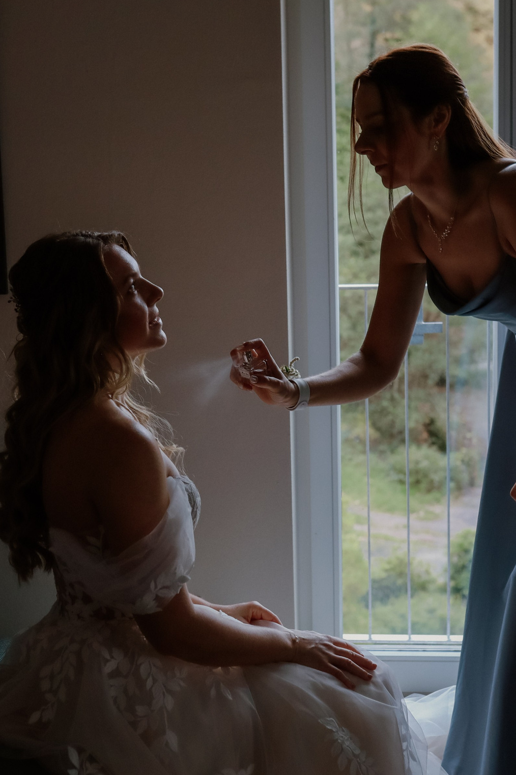 „Verliebtes Paar bei Sonnenuntergang in Neustadt an der Weinstraße – Hochzeitsfotografie Pfalz“