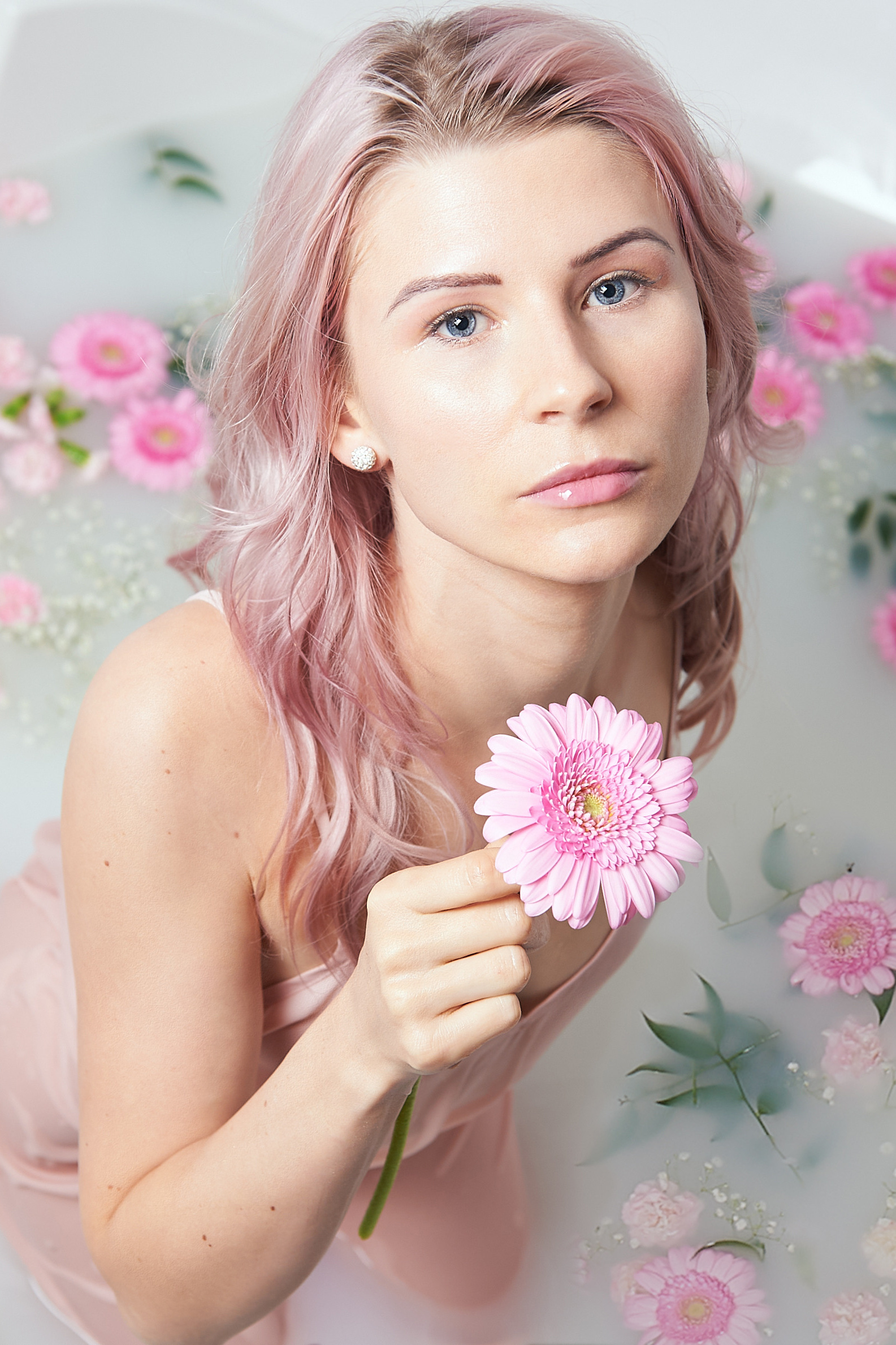 photoshoot, bath, milk, flowers, girl