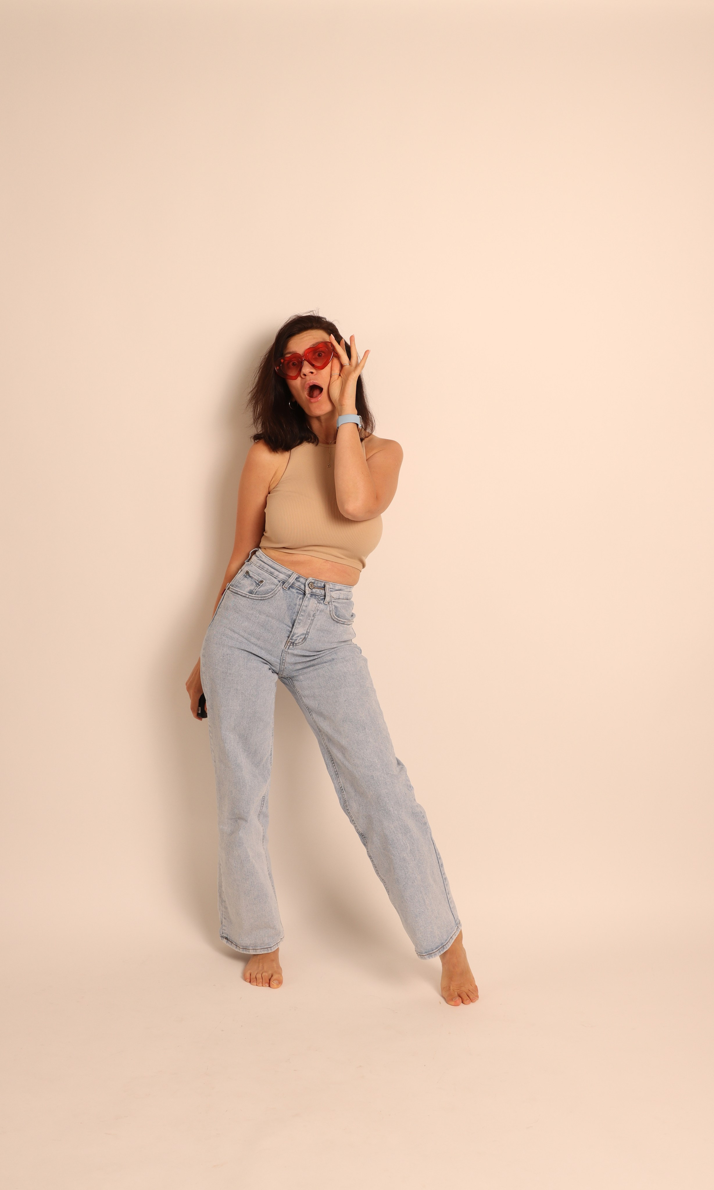 Белый фон. SHOOT IT YOURSELF — SELF PORTRAIT STUDIO IN CHICAGO