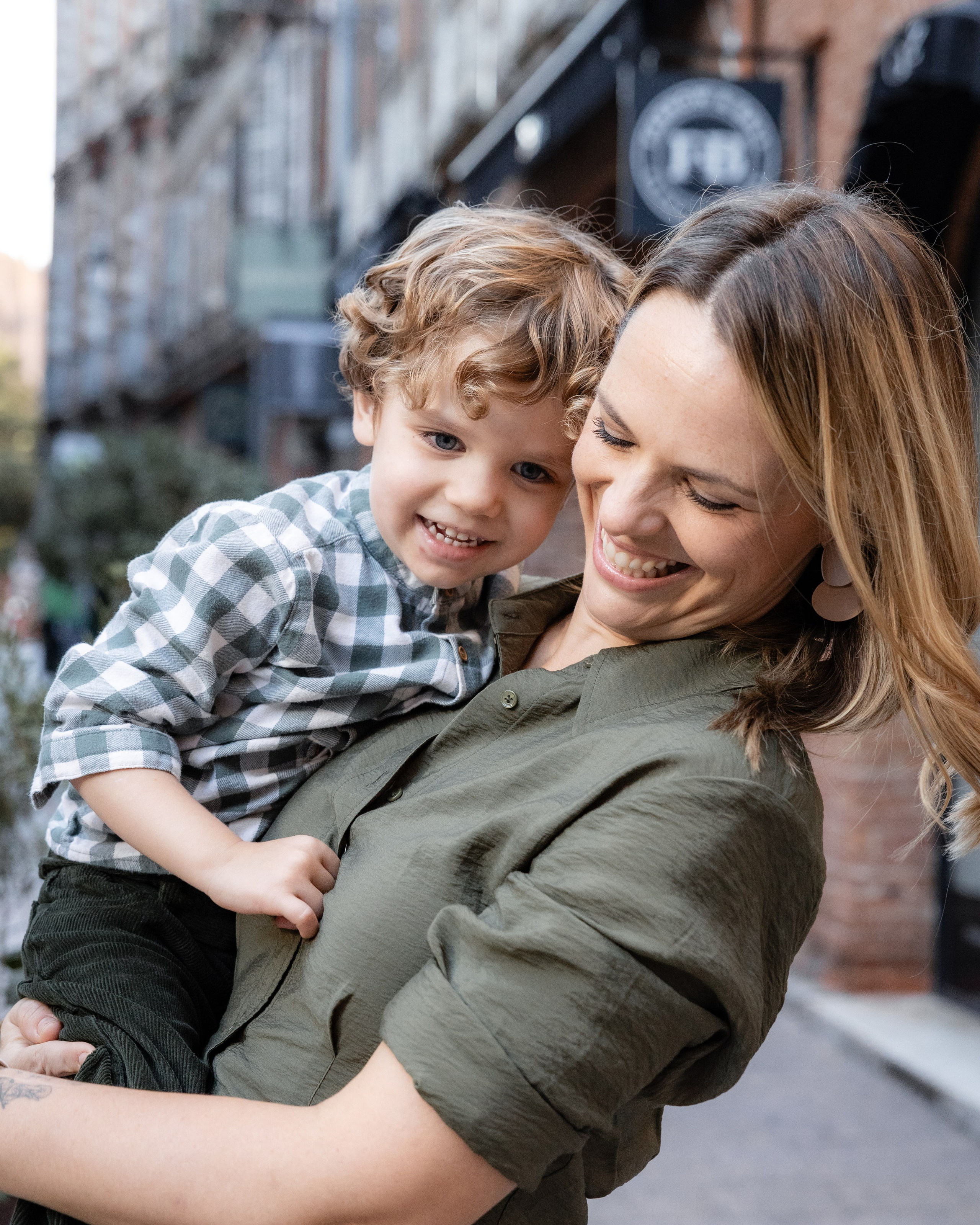 Lifestyle Family Photography in Toulouse: A Heartfelt Session for an Expat Family. Eugénie Smirnova — your photographer in Toulouse and southwest France