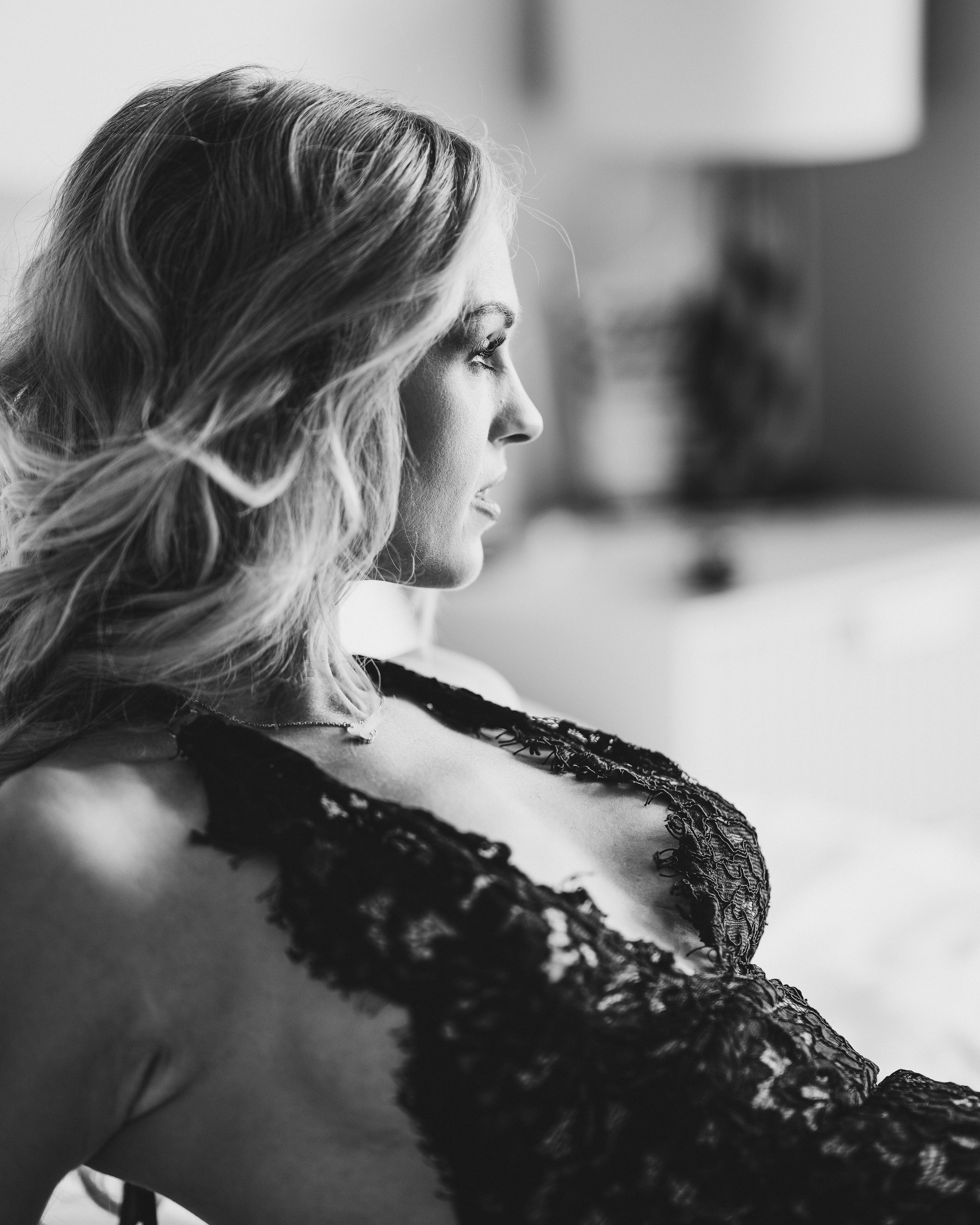 Natural boudoir photo session at your home or in hotel room