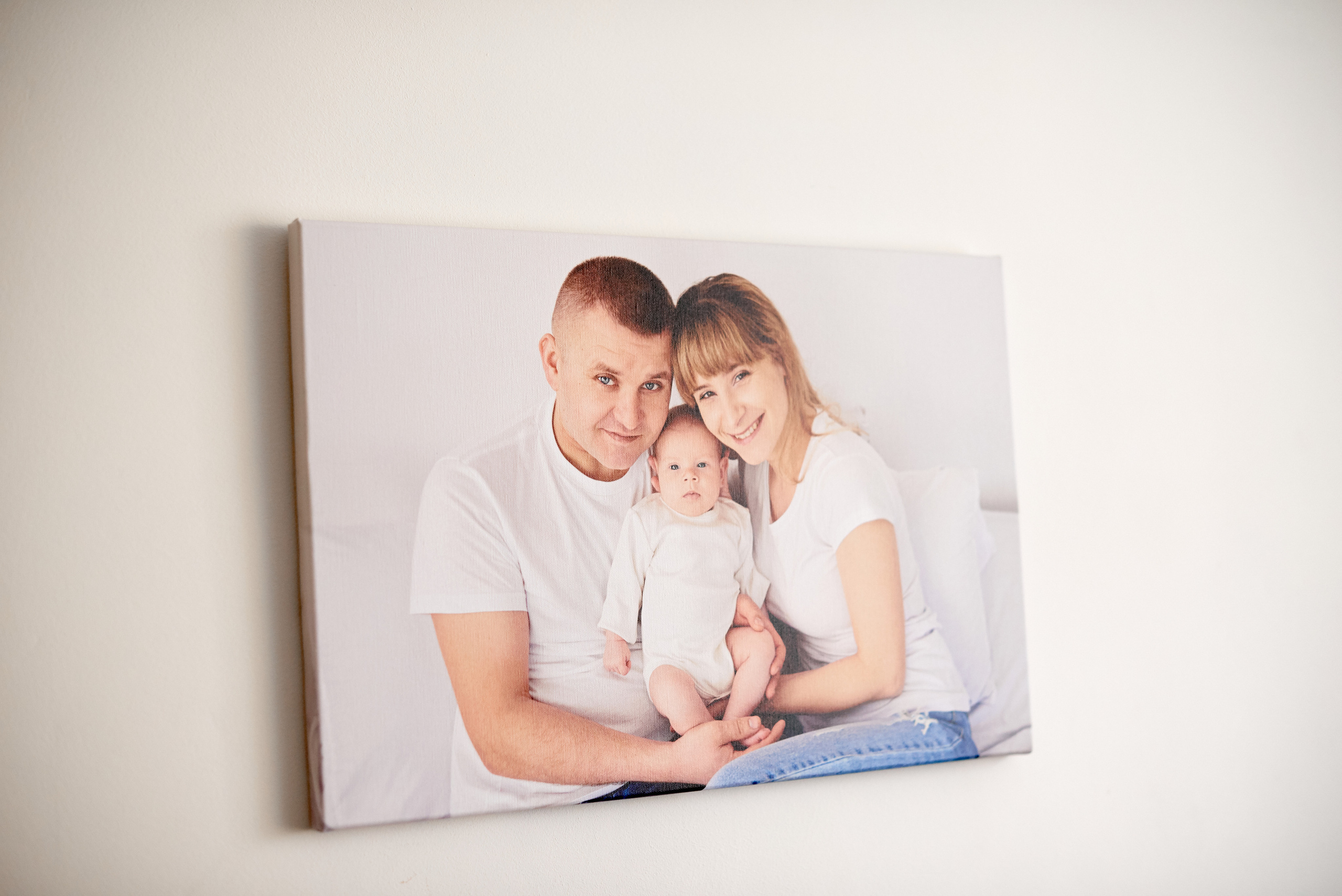 Холсти. Фотограф новонароджених діток та їх сімей в Тернополі