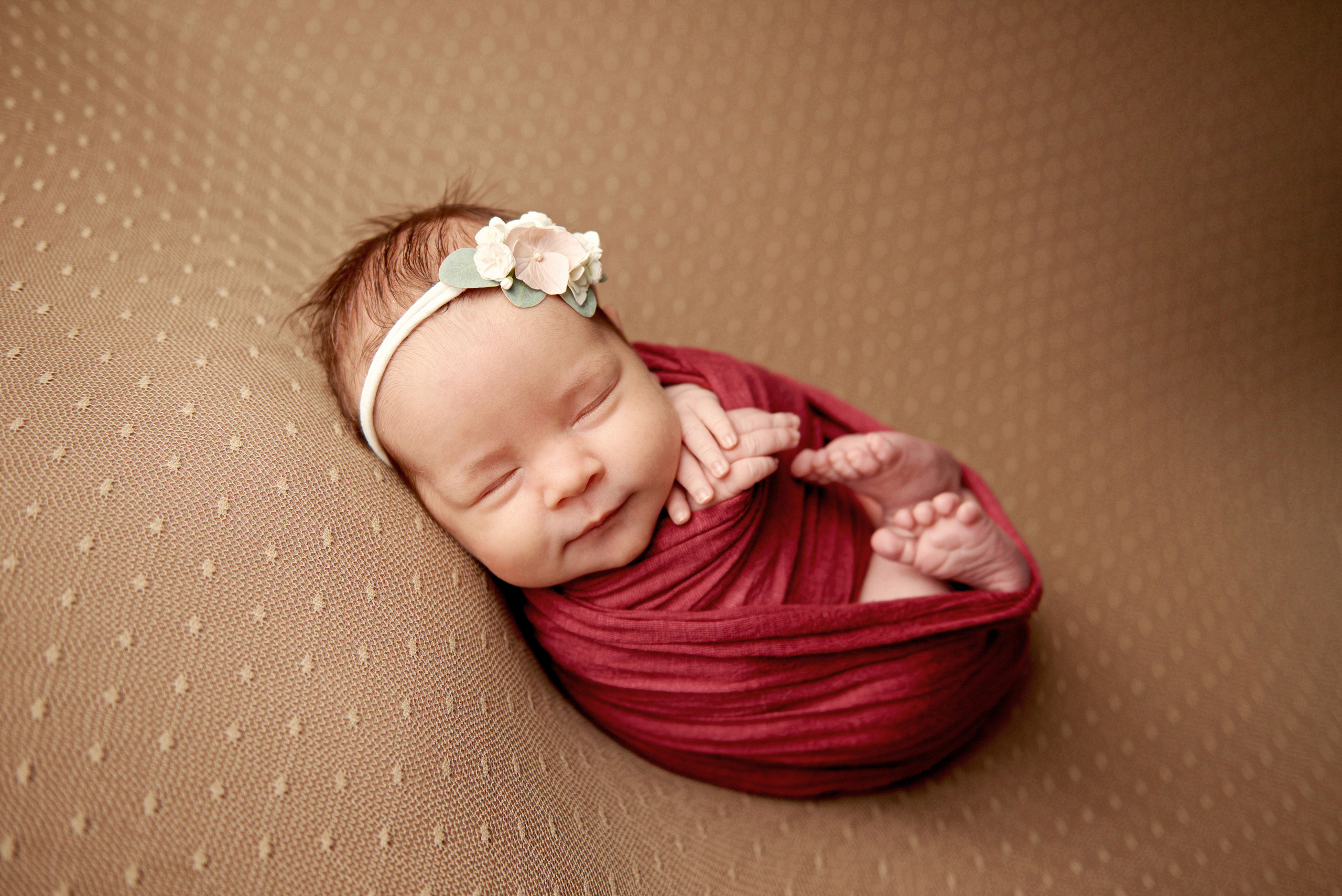 Фотосесії новонароджених малюків. Фотограф новонароджених діток та їх сімей в Тернополі