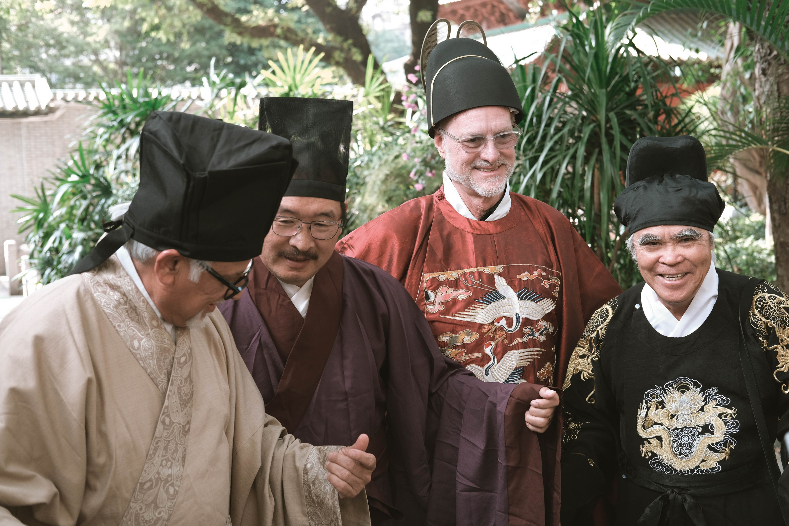 Meet Pulitzer Prize Winners in Photography in Guangzhou | Nick Ut, Ringo Chiu, Irfan Khan and Michael Nelson in China 