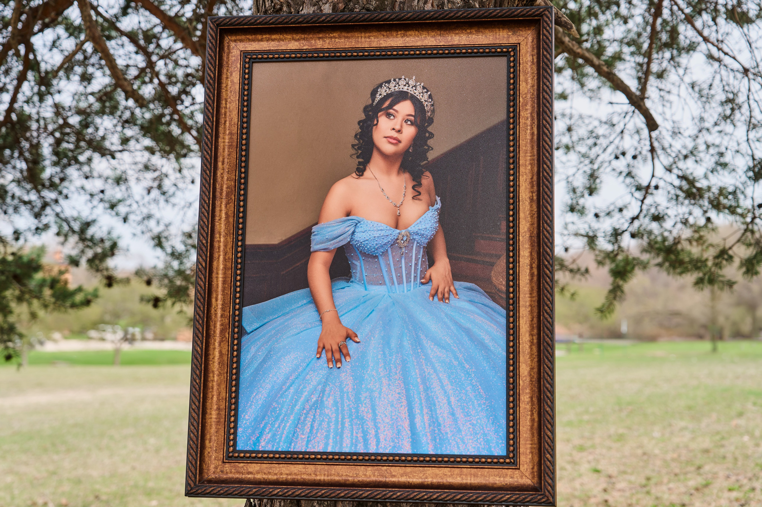 Quinceañera Experience. Portraits, Quinceanera & Weddings Photographer
