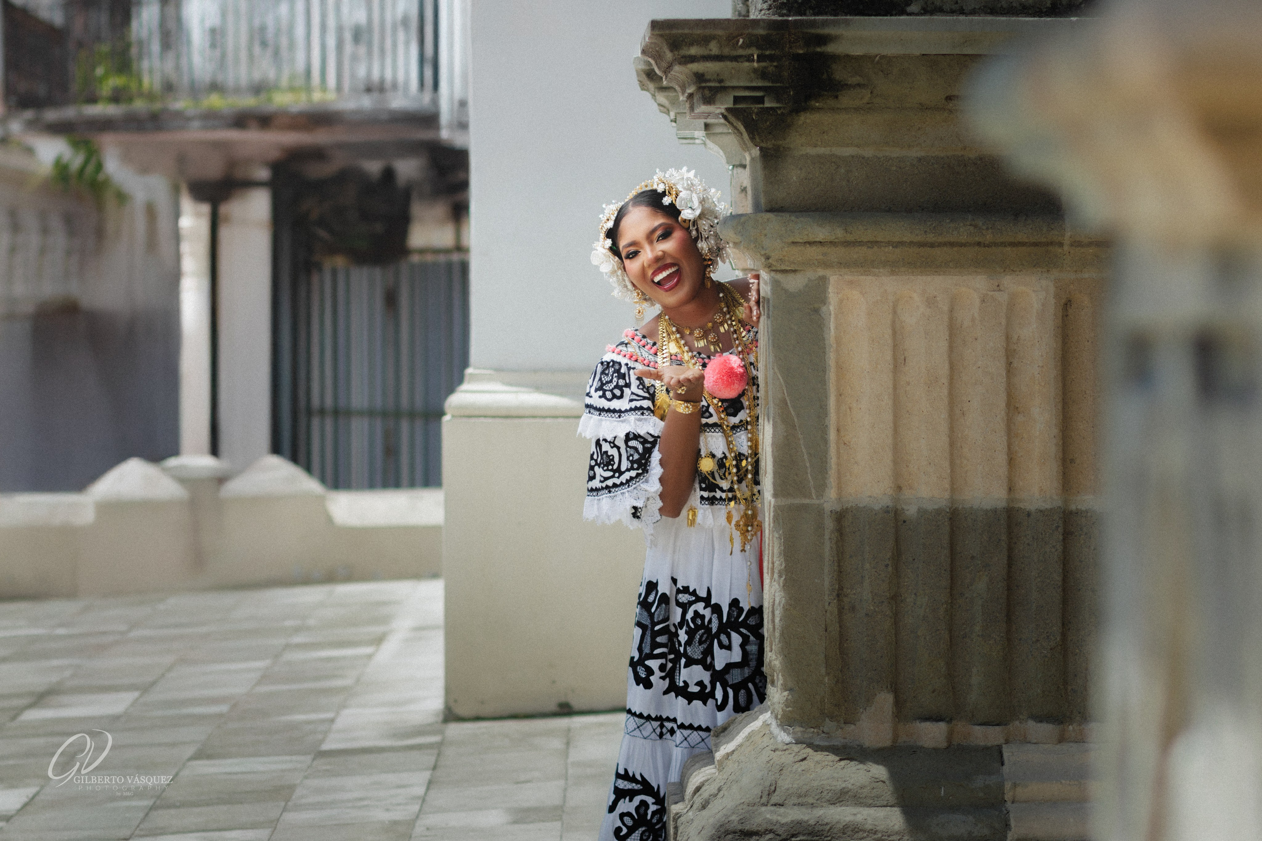Sesión de fotos con pollera en Panamá · GVPhoto