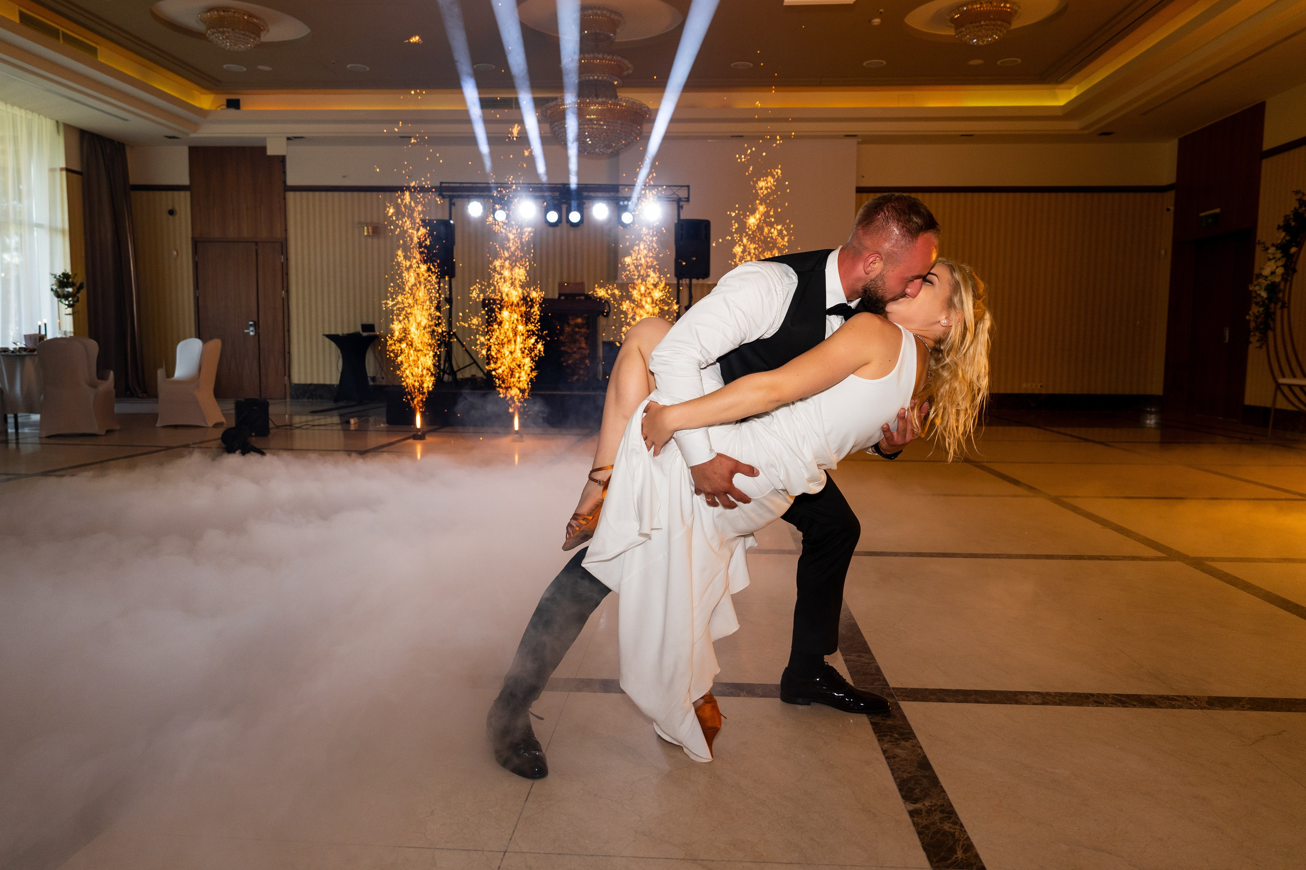Haston City Hotel Wrocław: fotografia ślubna | Pakiet z 1 fotografem