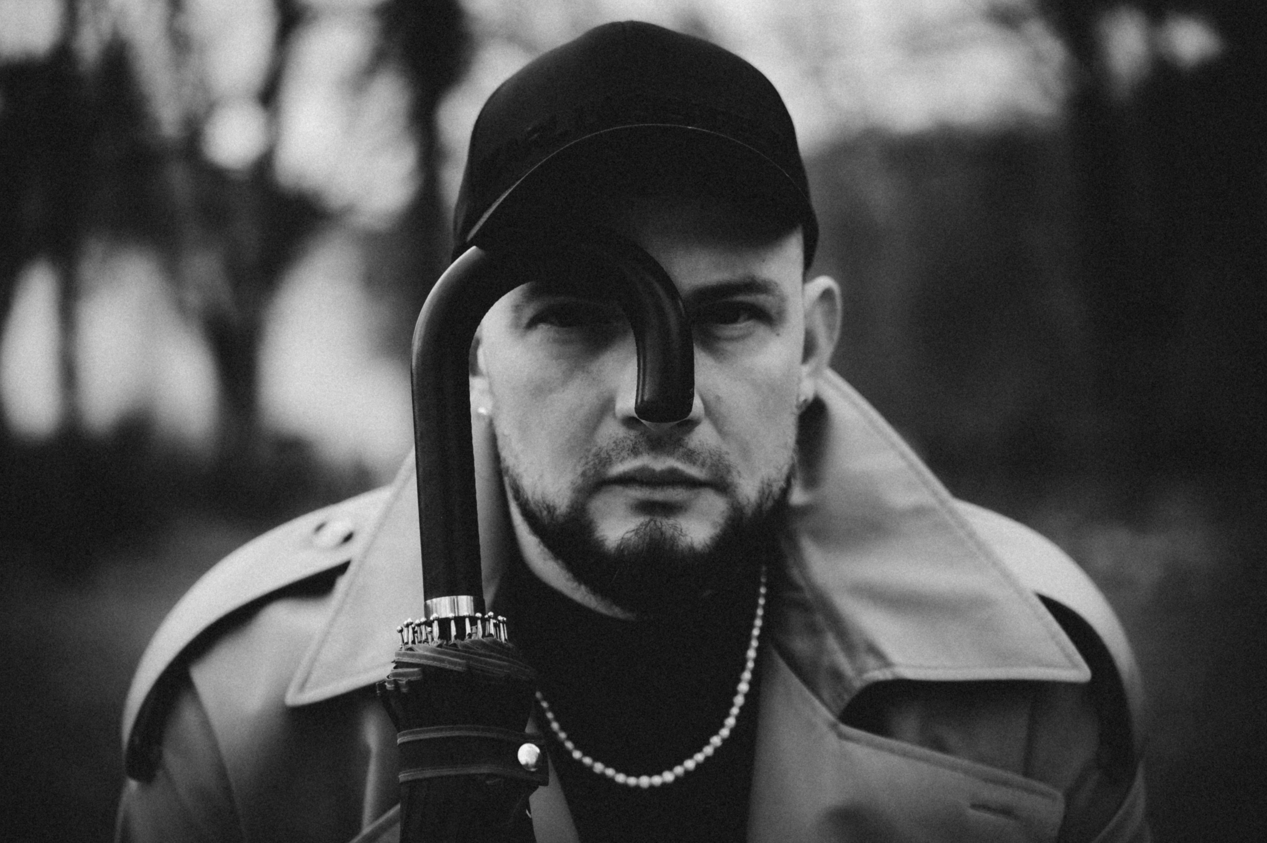 Dating Profile Photography in Vilnius | Natural Portraits for Apps & Websites. Portrait & Wedding Photographer in Vilnius — Sergey Trifonov