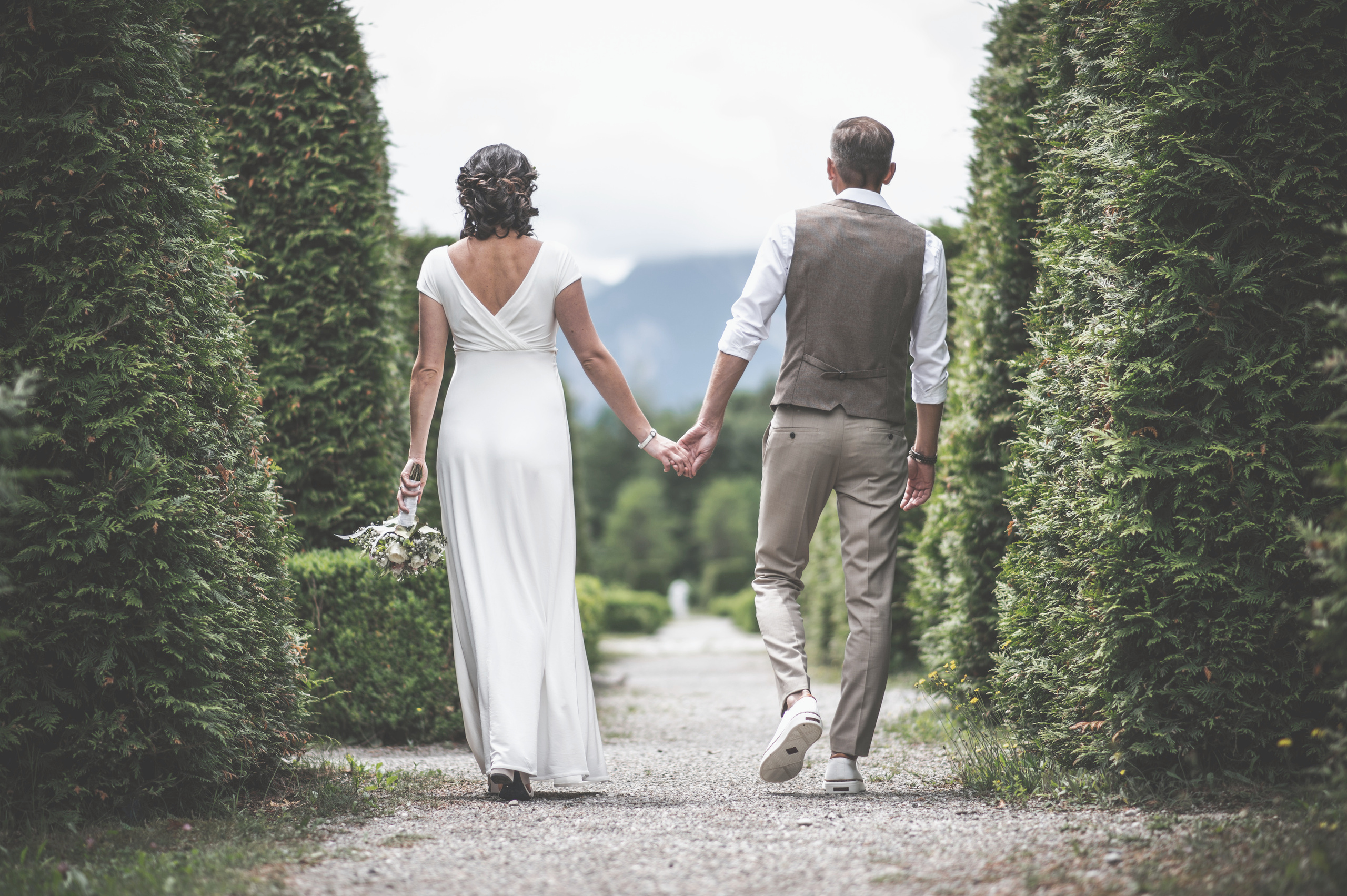 Hochzeitsreportage. Ich bin Max, Designer, Art & Hochzeitsfotograf aus Germaringen