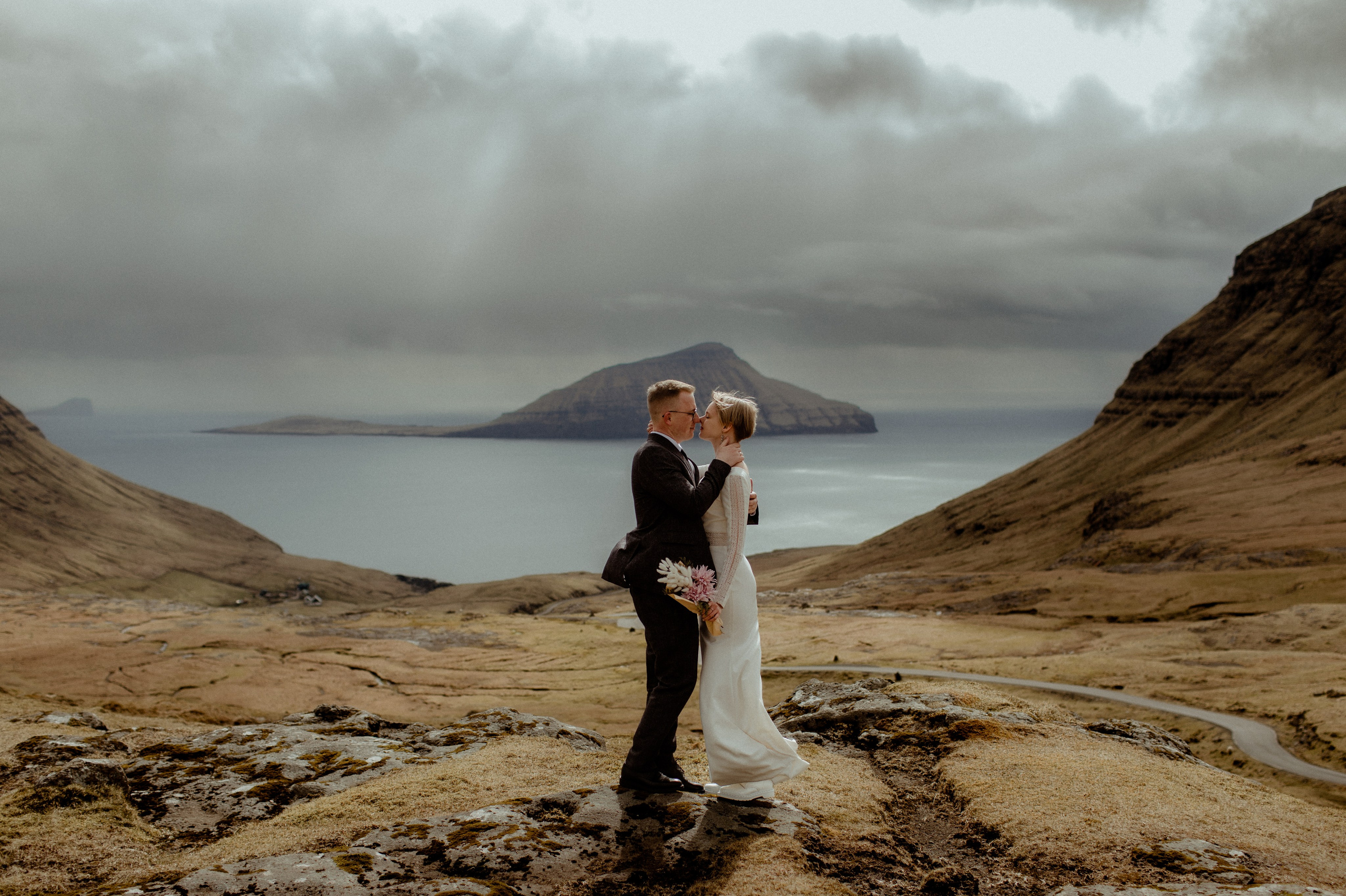 Faroe Islands Elopement Guideline. Iceland elopement photo and video | Nikolaichik Photo