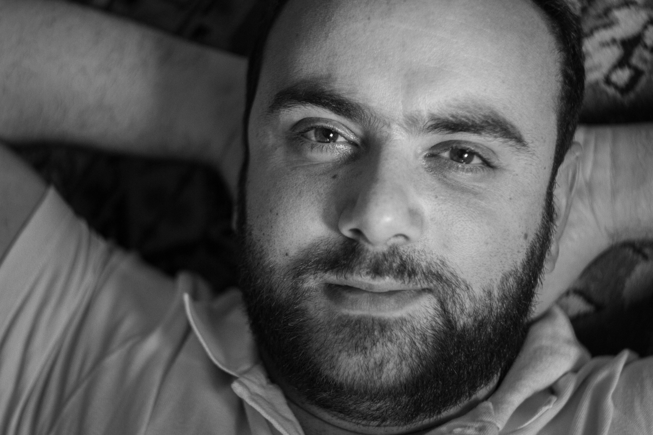 Contact. Photographer in Yerevan