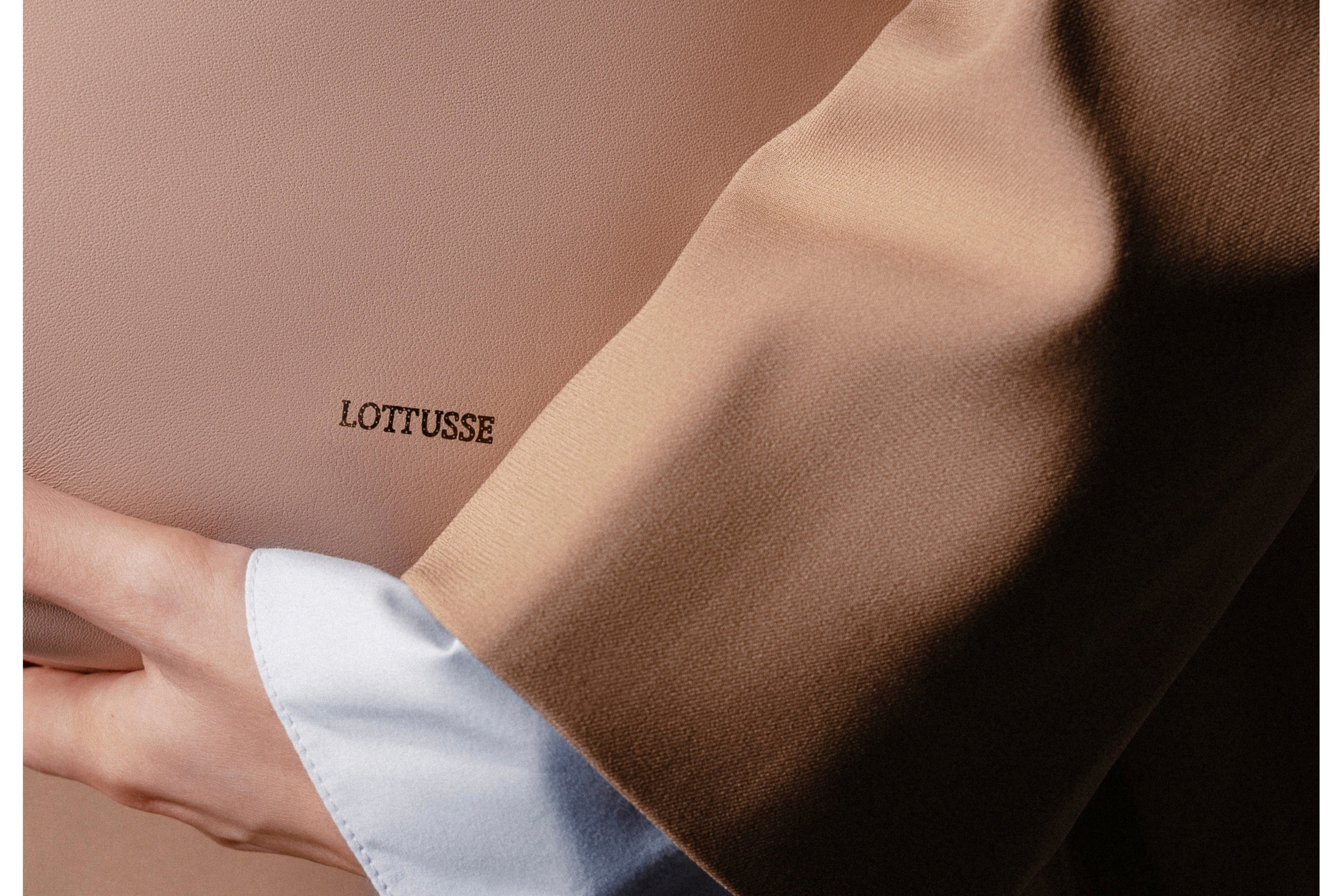 Fotografía de Moda y Producto para Lottusse | Iryna Martin
