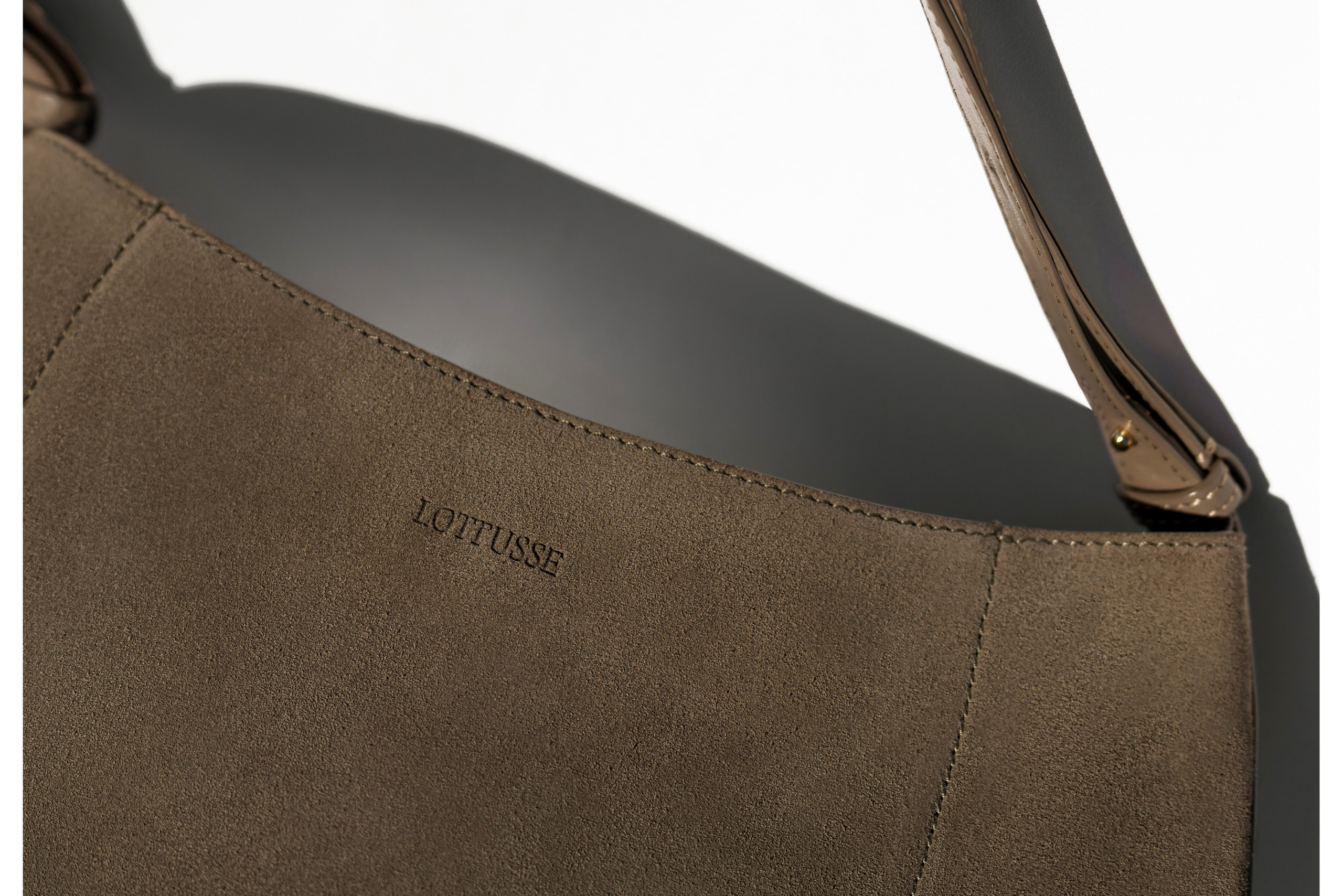 THE THINGS WE CARRY: II. RETURN | Editorial de Moda