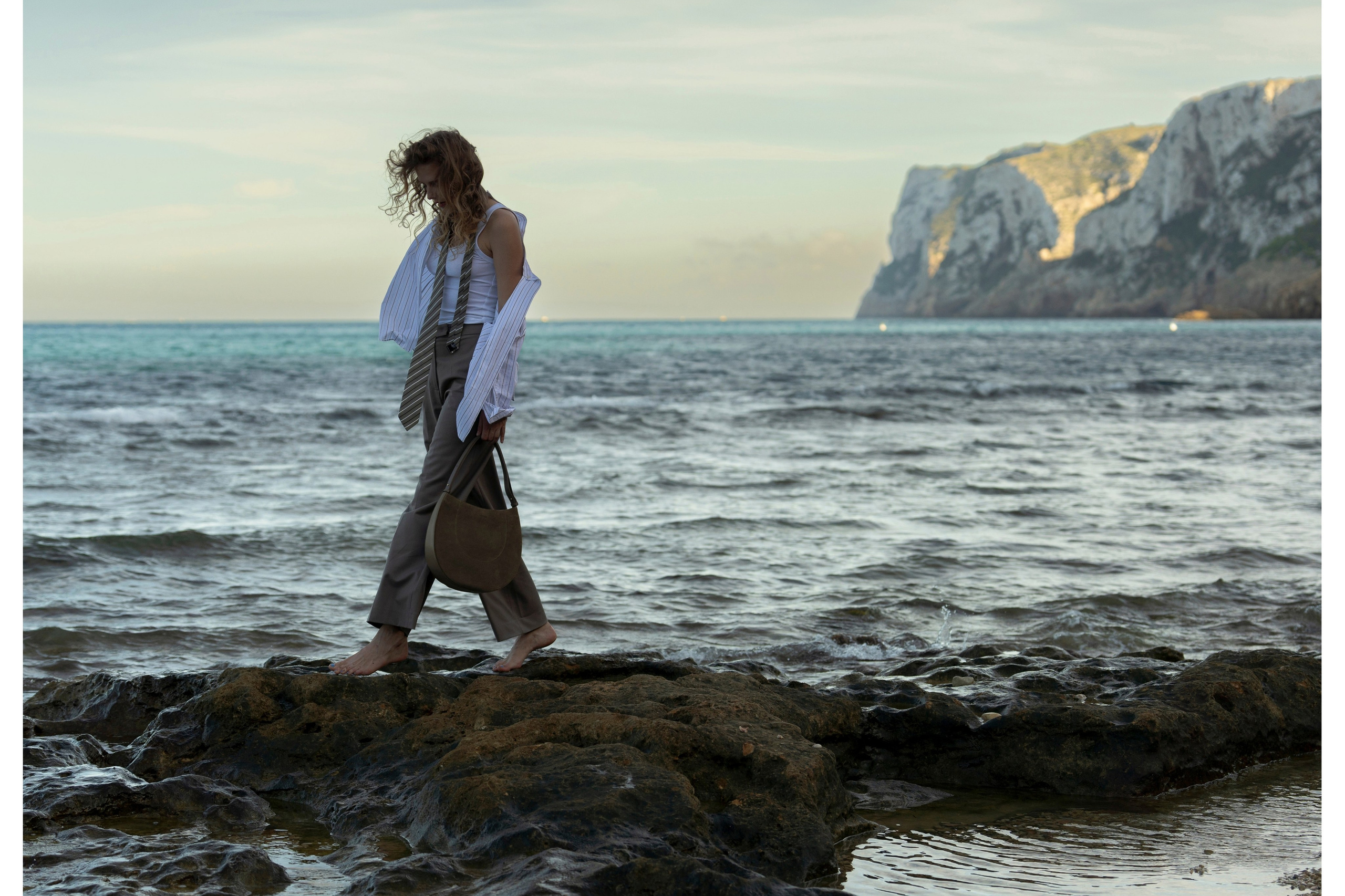 THE THINGS WE CARRY: II. RETURN | Editorial de Moda
