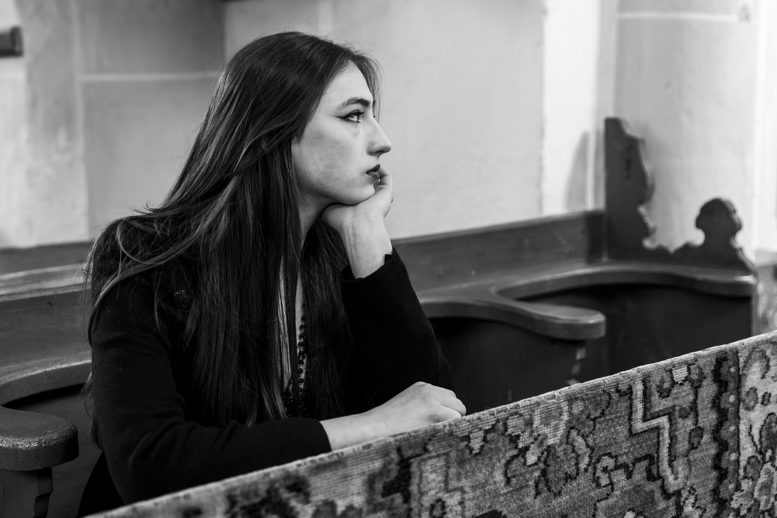 Prizonieră la castel. Daniel Hașiegan