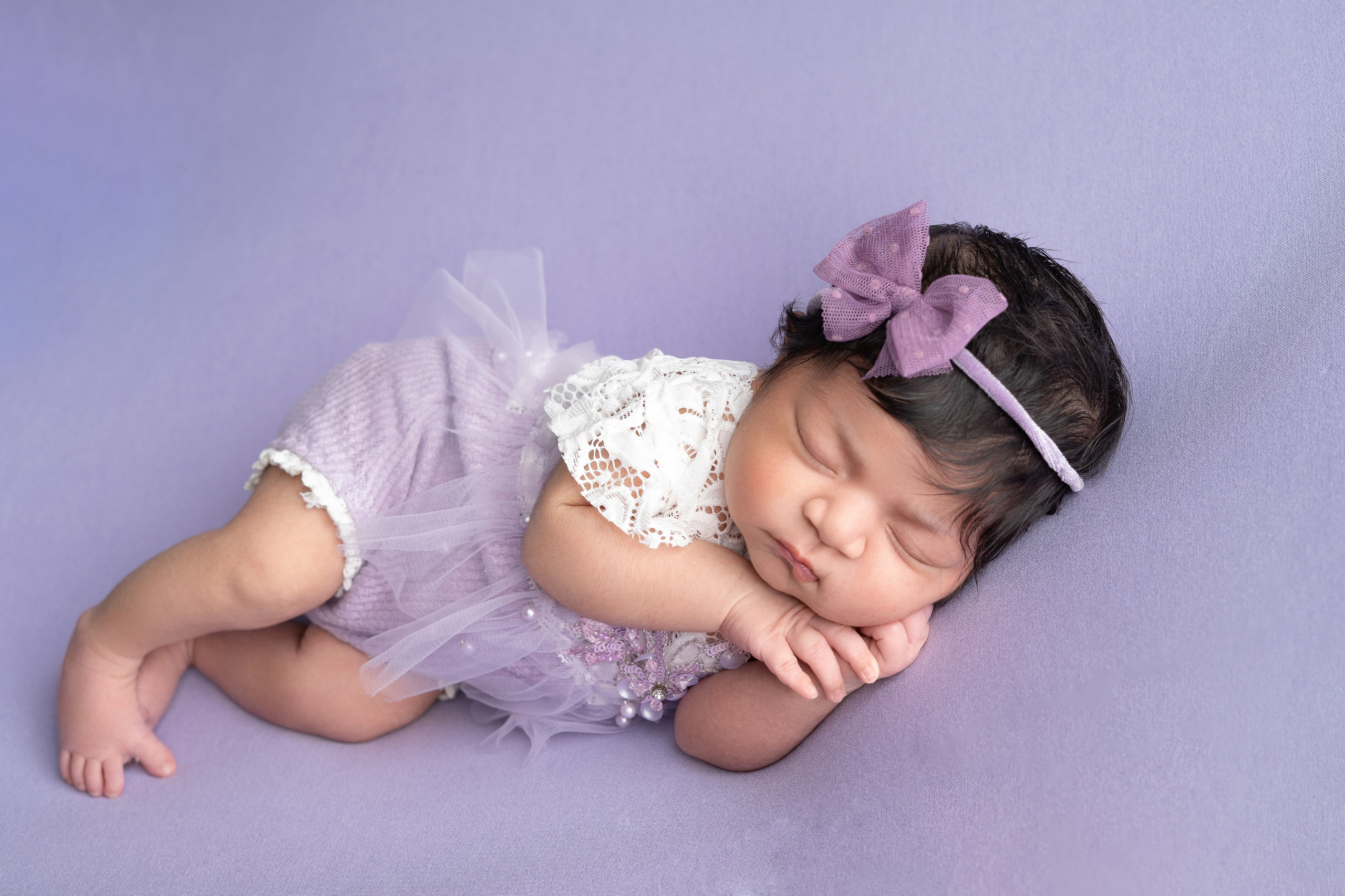 Olive’s Newborn session. Newborn Photographer and life casting in Dubai Dariya Saeed