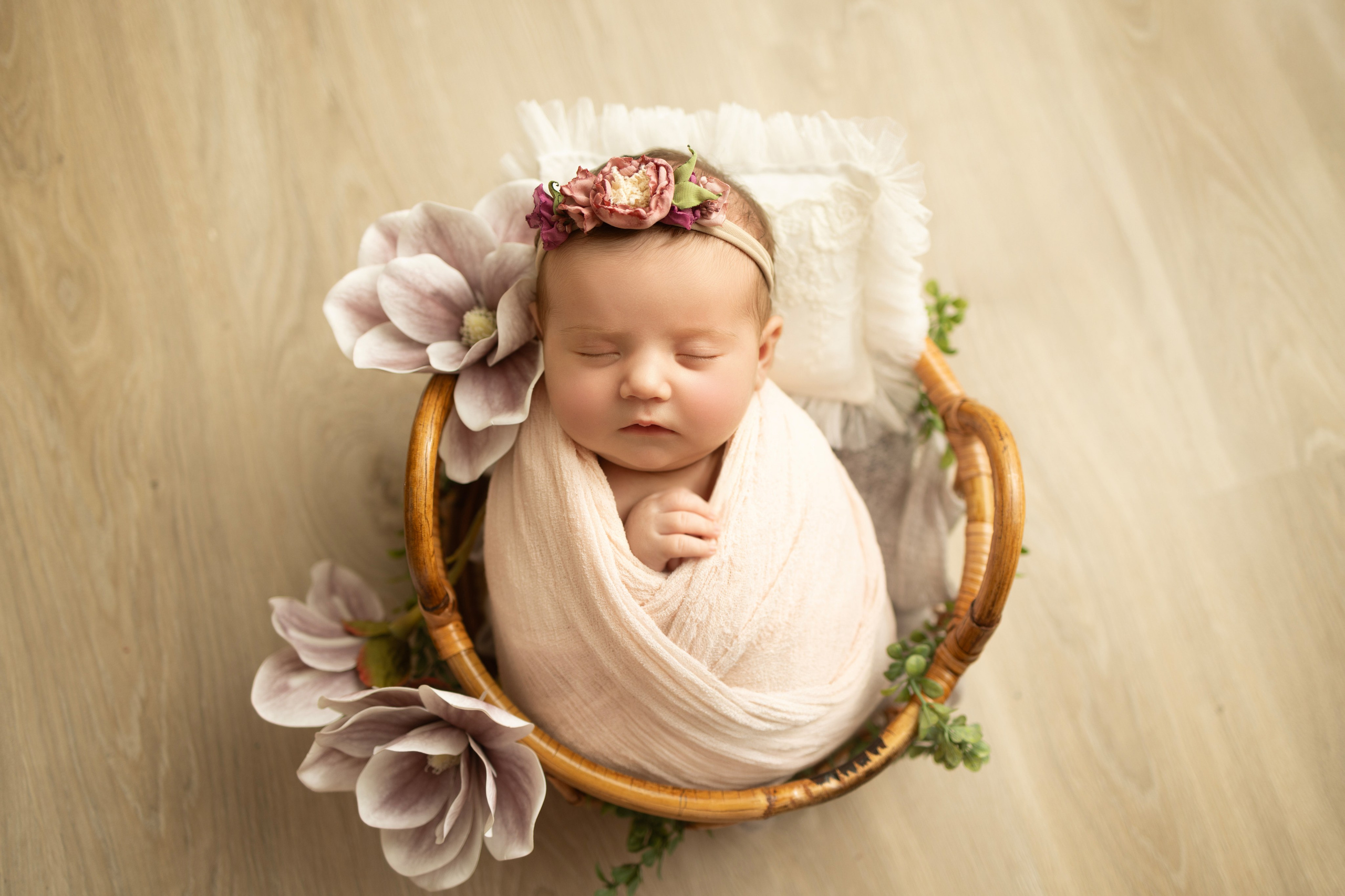 NOUVEAU-NE. PHOTOGRAPHE DE GROSSESSE ET NAISSANCE À LYON