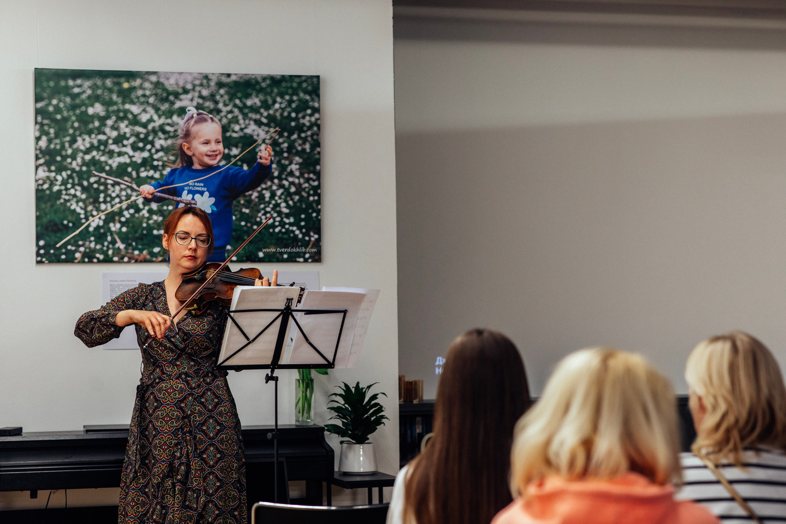 Відкриття фотовиставки Наталії Твердохліб та презентація проекту «Діти України». Наталя Твердохліб - дитячий та сімейний фотограф в Дрездені, Німеччина