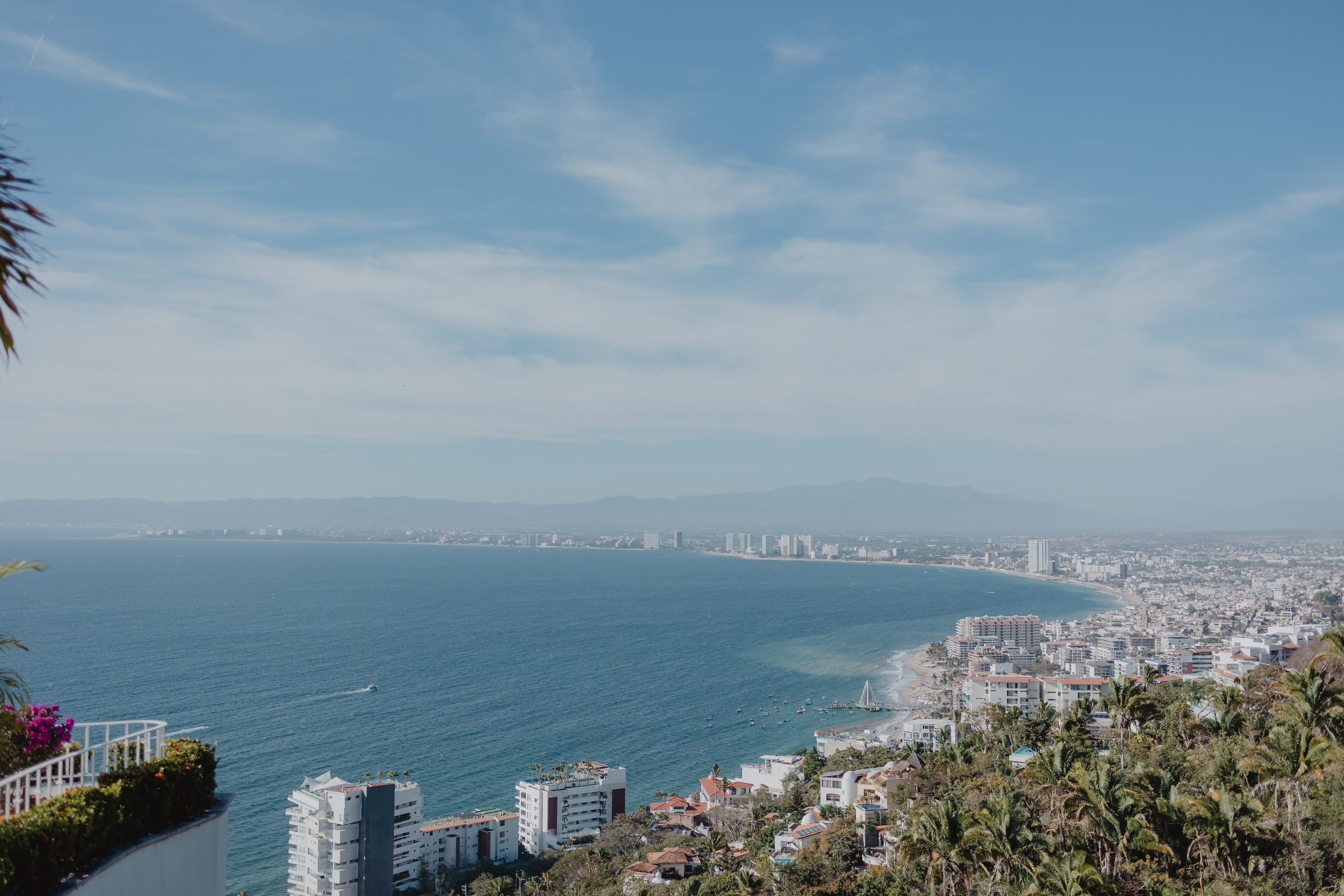 Grand Miramar Puerto Vallarta Wedding Photography | Luxury Ocean View Celebration. Fotógrafo de Bodas en Puerto Vallarta y Riviera Nayarit | VL photo & film