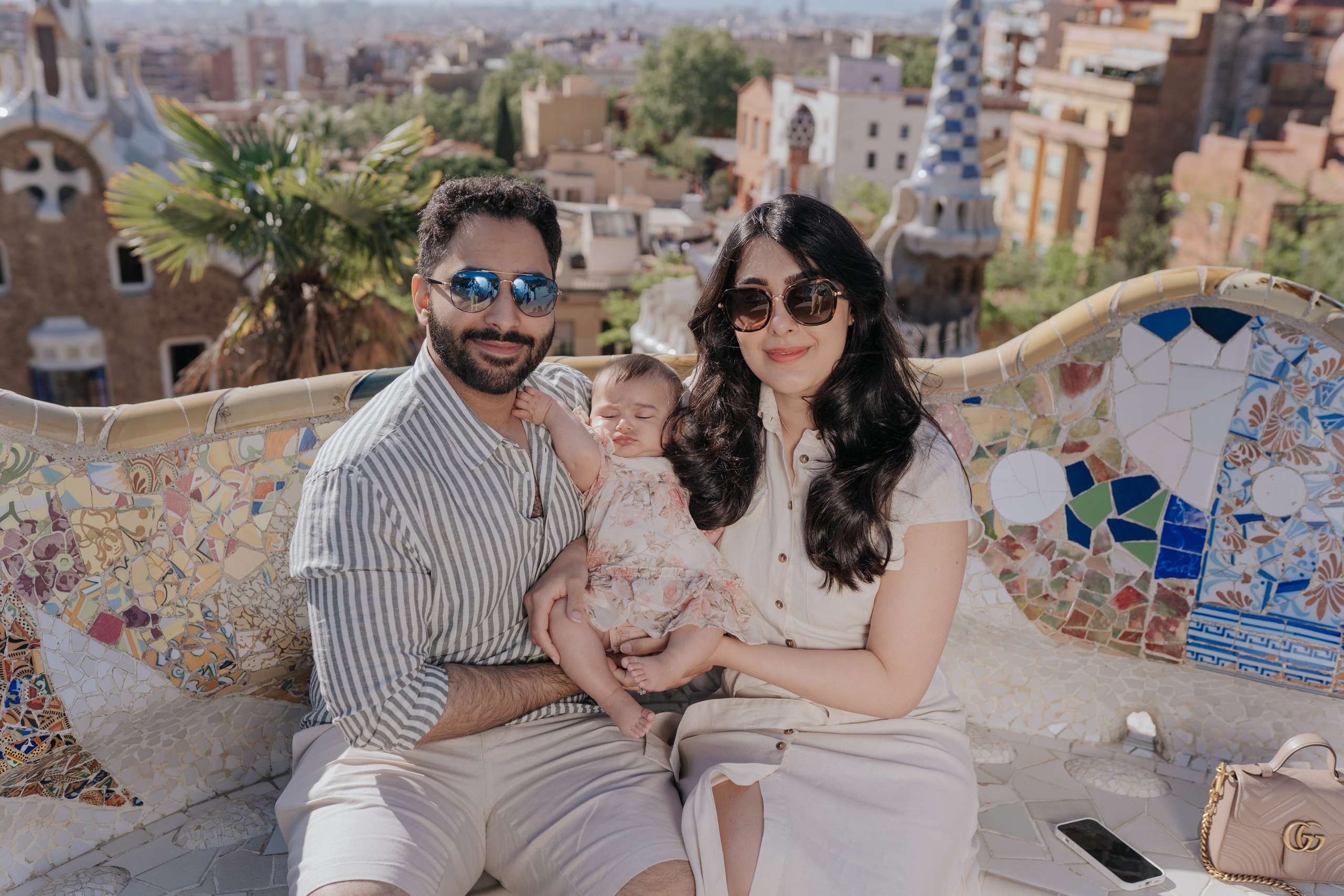 What to Wear for a Summer Family Photoshoot in Barcelona. DiaFoto — Wow Photographer in Barcelona | Premium Barcelona Photoshoot Experience