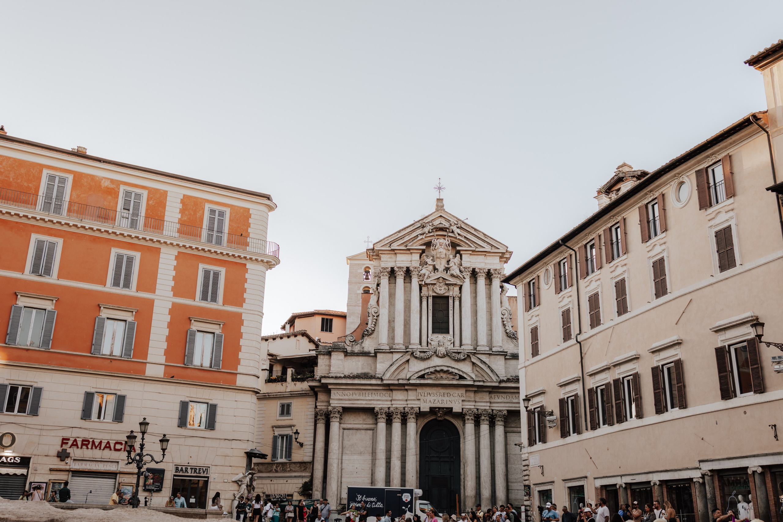 Rzym – pełen historii, ciepła i włoskiego temperamentu – stał się tłem dla wyjątkowej historii Klaudii i Michała 🤎. Fotograf Siedlce