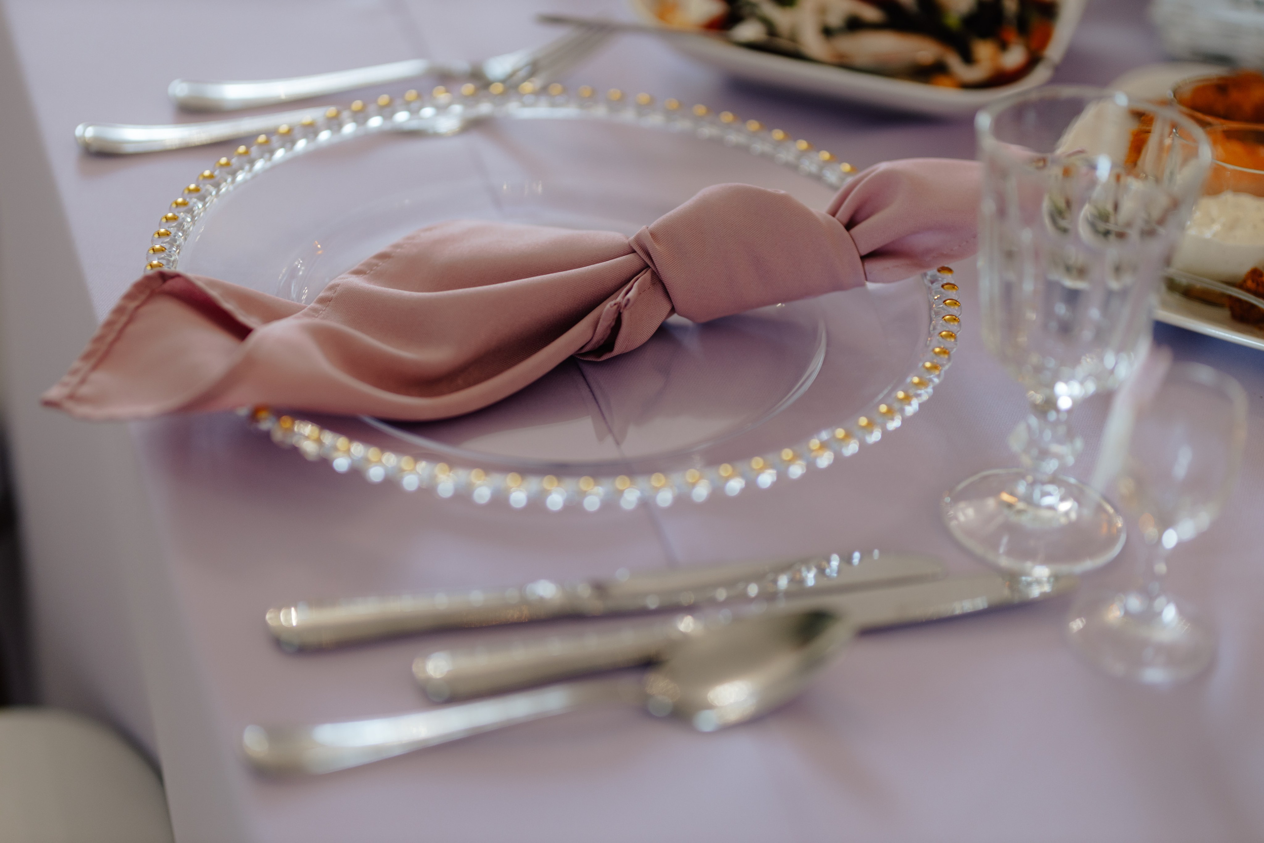 Elegancki ślub Pauliny i Daniela w Miód Lawenda 💜. Fotograf Siedlce