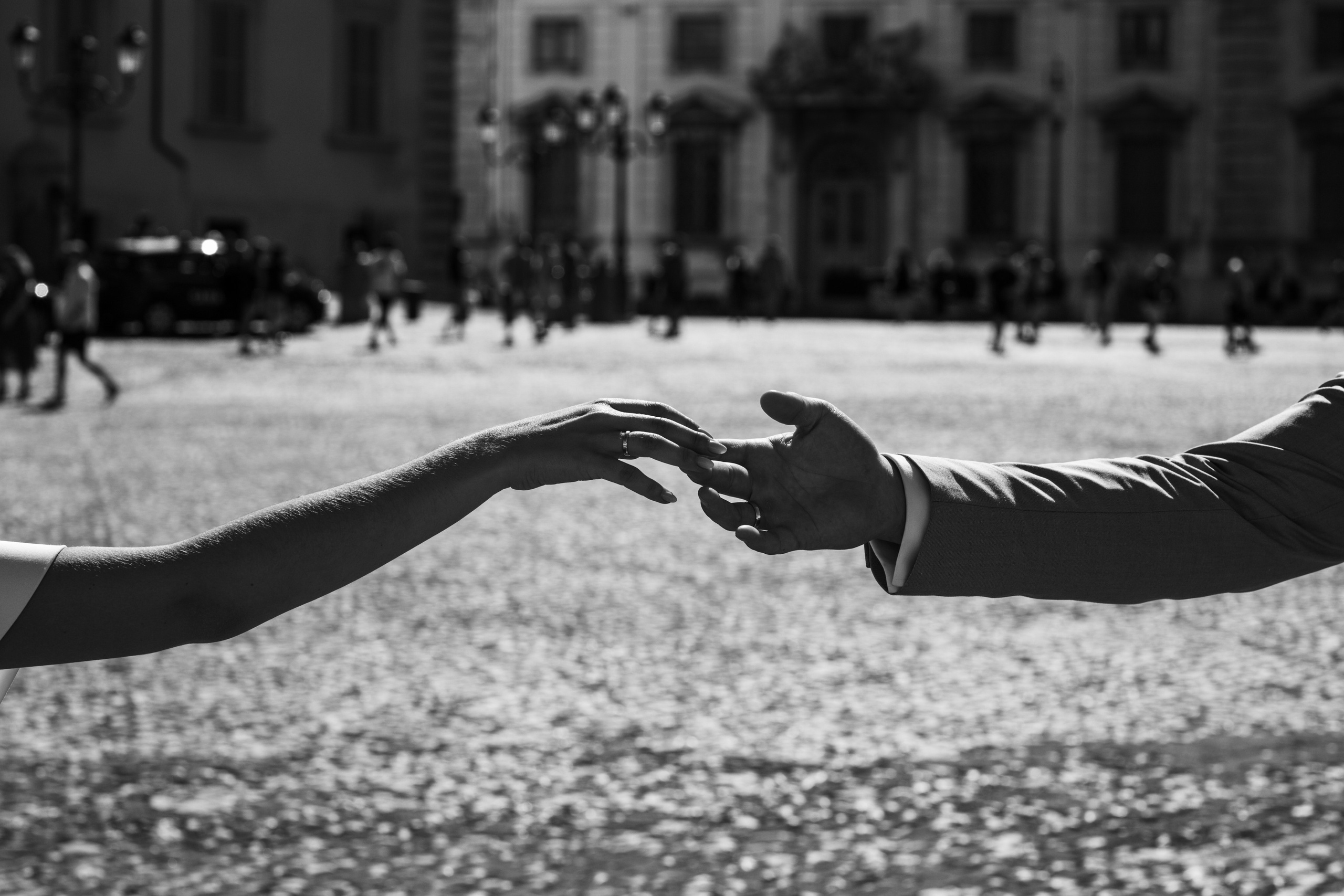 Rzym – pełen historii, ciepła i włoskiego temperamentu – stał się tłem dla wyjątkowej historii Klaudii i Michała 🤎. Fotograf Siedlce