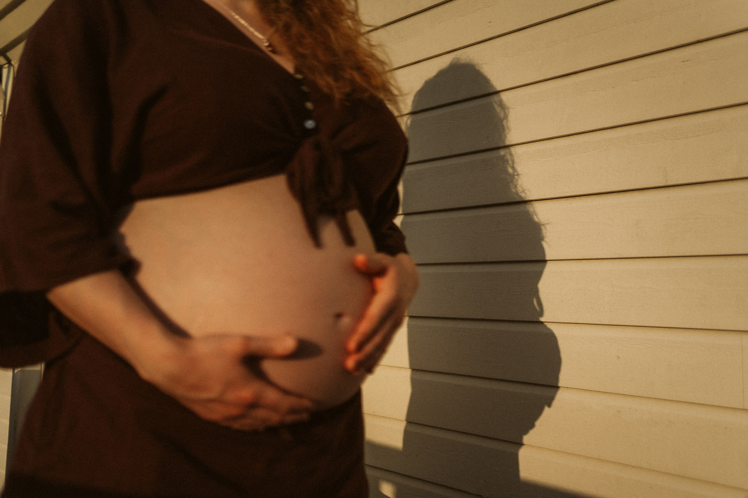 Sesja ciążowa w Norwegii | Plener w Voss pełen ciszy i natury. Fotograf ślubny Śląsk – reportaż ślubny | KarkowskaFoto