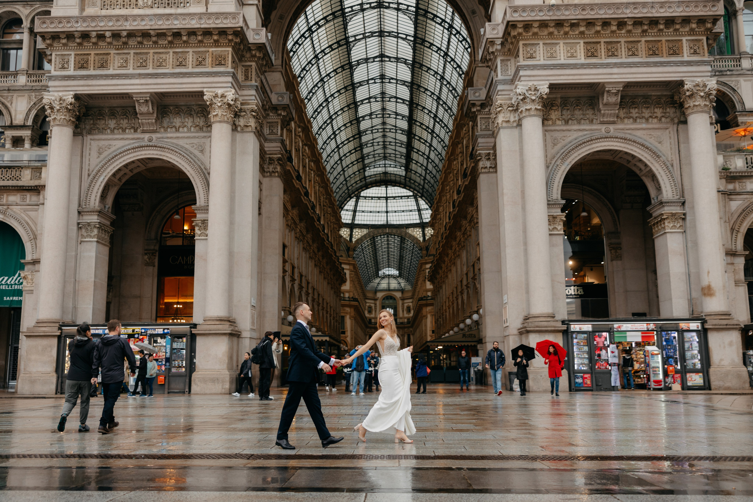 Od stylowych ulic Mediolanu po spokojne brzegi Jeziora Como 🩵. Fotograf Siedlce