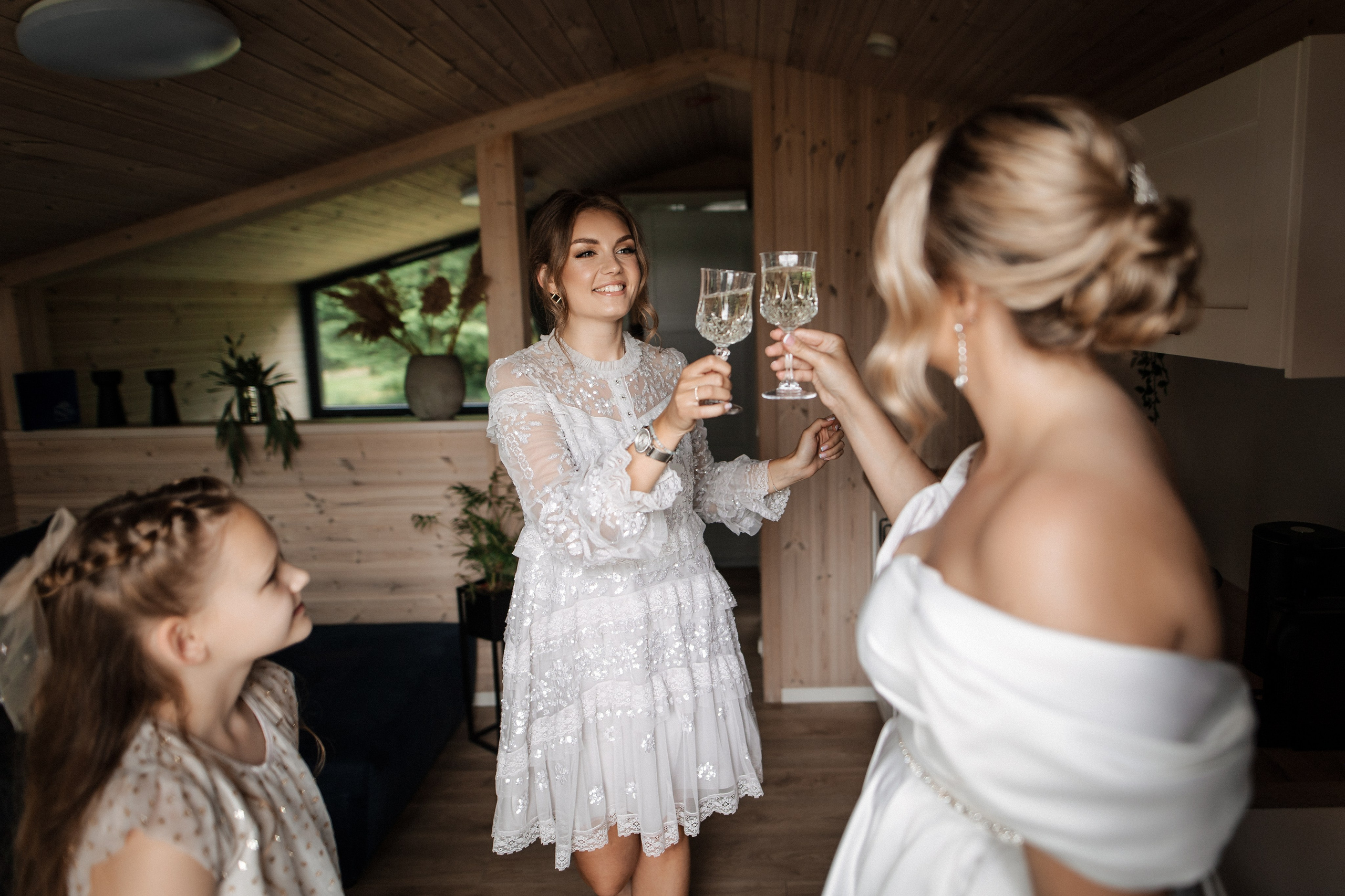 Kada geriausia fotografuotis — prieš ar po vestuvių ceremonijos?