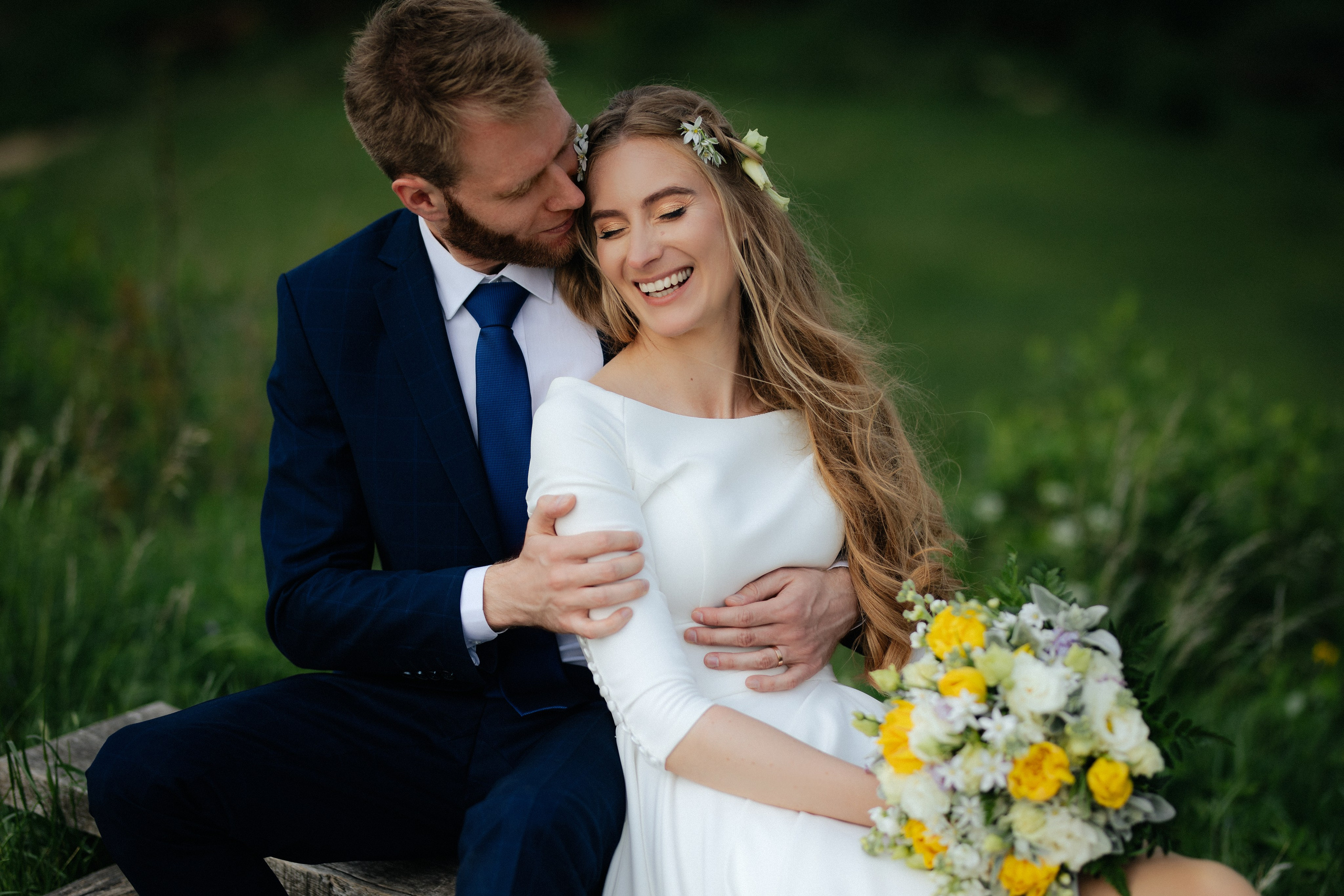 Natūralumo magija vestuvių dienoje: kaip pasiruošti, kad nuotraukos atspindėtų Jūsų tikrąją Meilės istoriją