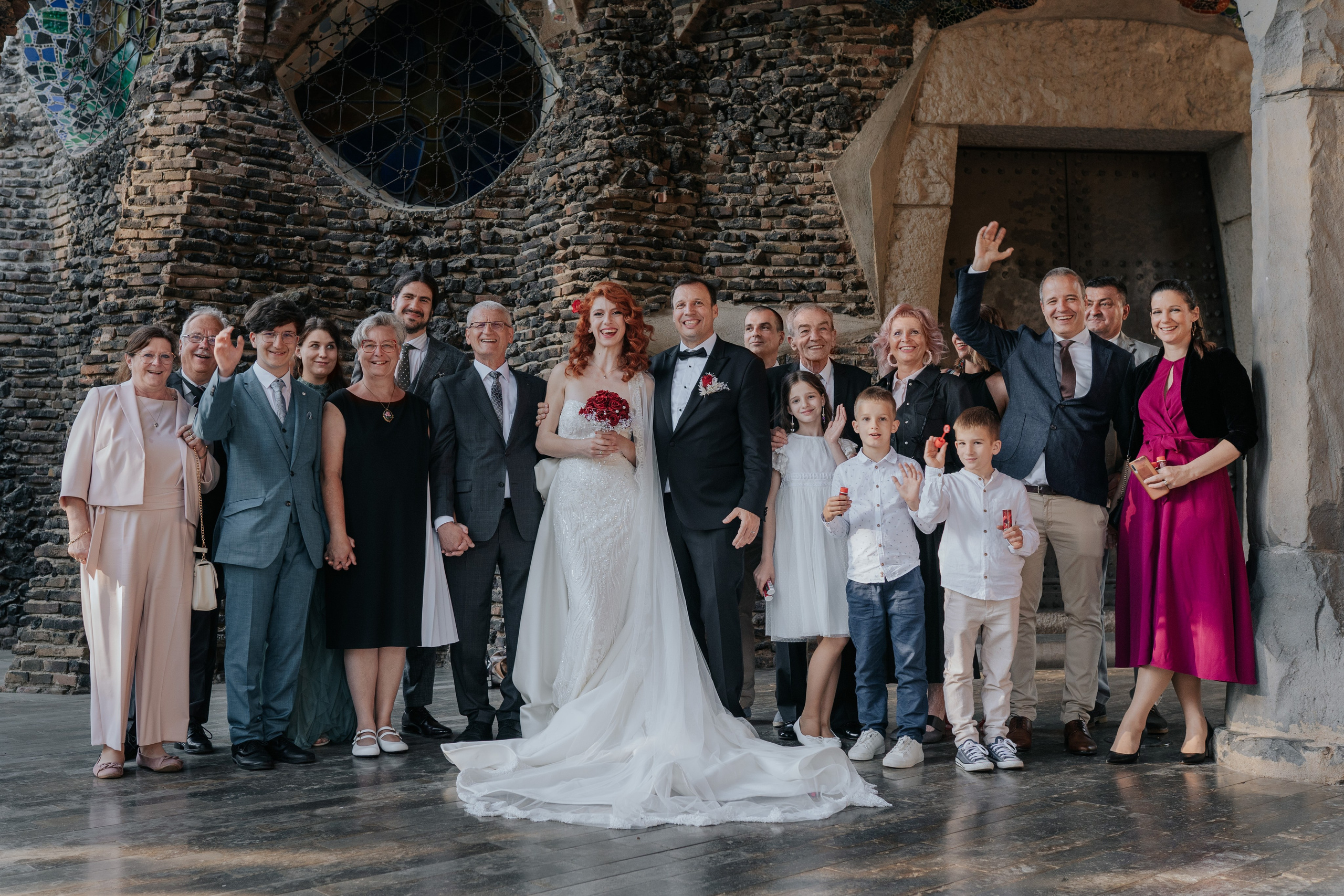 Havie & Isabel — a wedding in Gaudí’s Crypt. DiaFoto Weddings · Premium Destination Wedding Photographer & Videographer in Barcelona