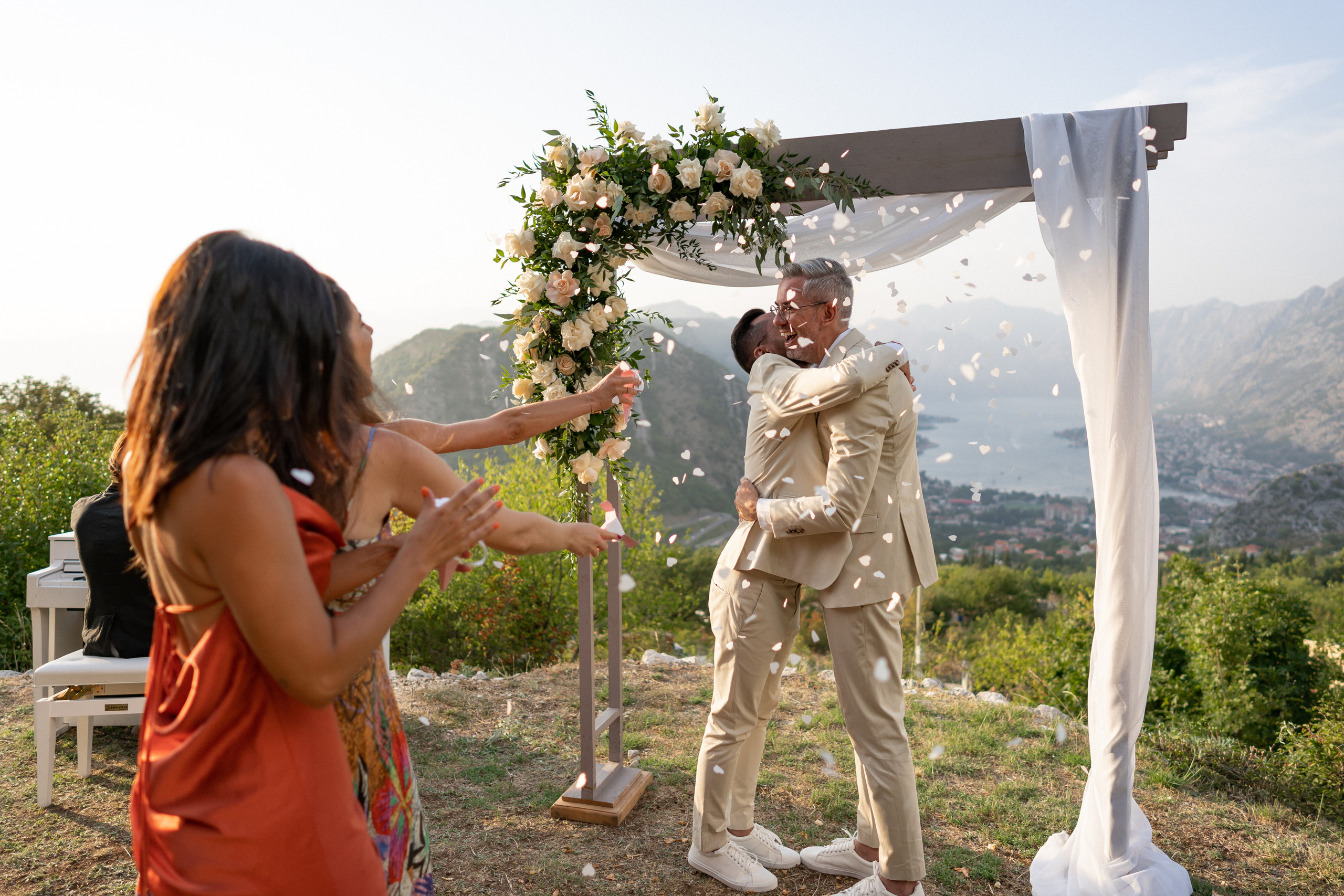 Montenegro’da Aynı Cinsiyetten Düğün Fotoğrafçılığı ve Videografi