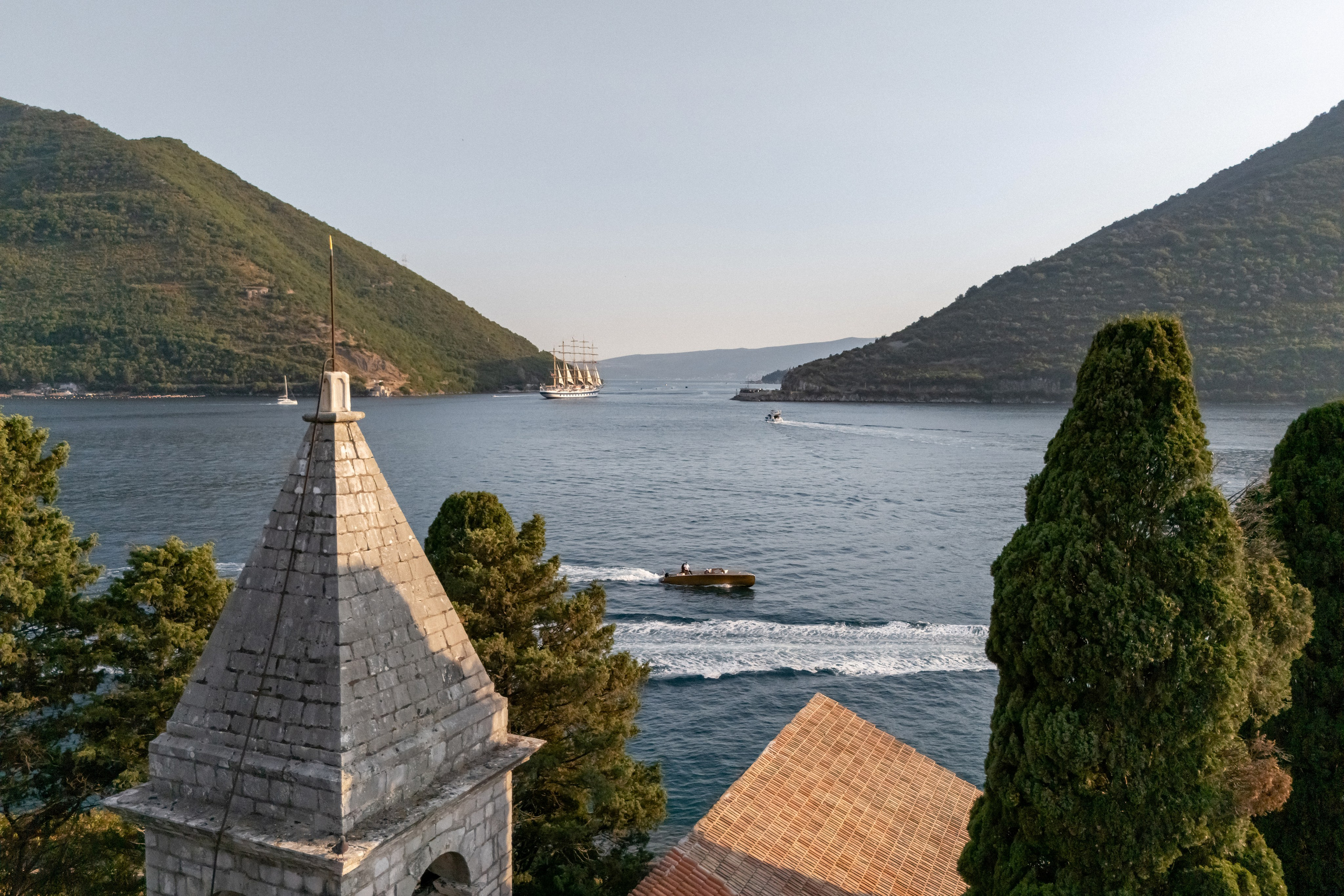 Frieri i Kotor: de fineste stedene og utsiktene over bukta