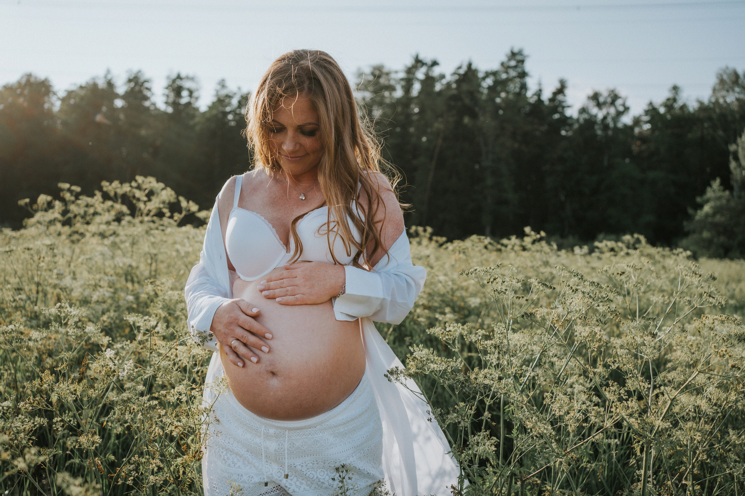 Grūtnieču fotosesija. Sieviešu fotogrāfe Nadja Kraukle