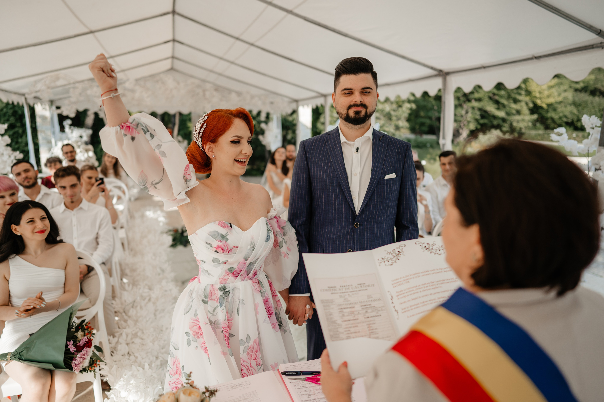 Cununie civila in aer liber VS Cununie civila in interior. Proud Vision Weddings | Wedding Photography & Film — Servicii profesionale Foto Video Nunta Iasi